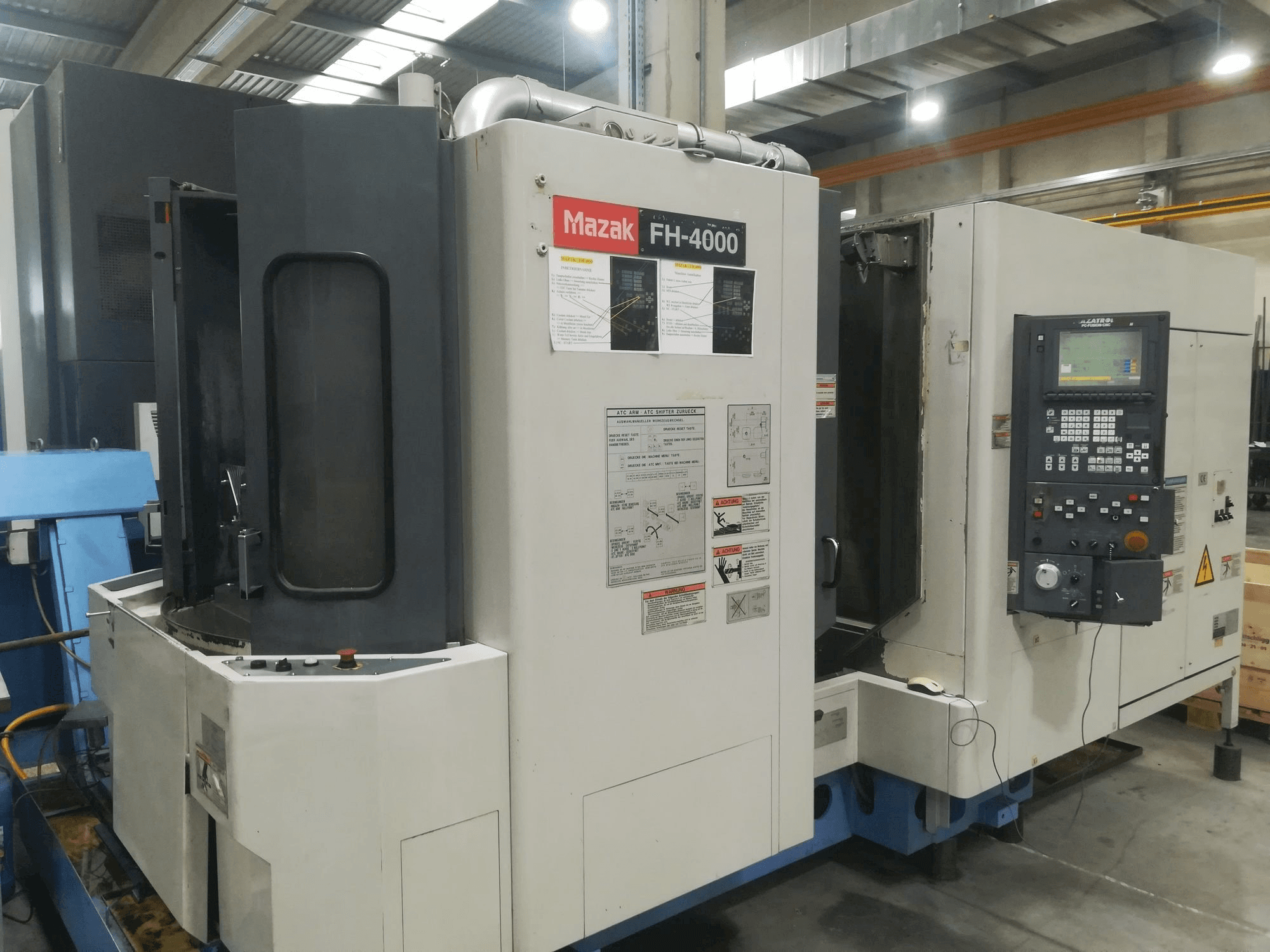 Vista frontal de la máquina Mazak FH-4000