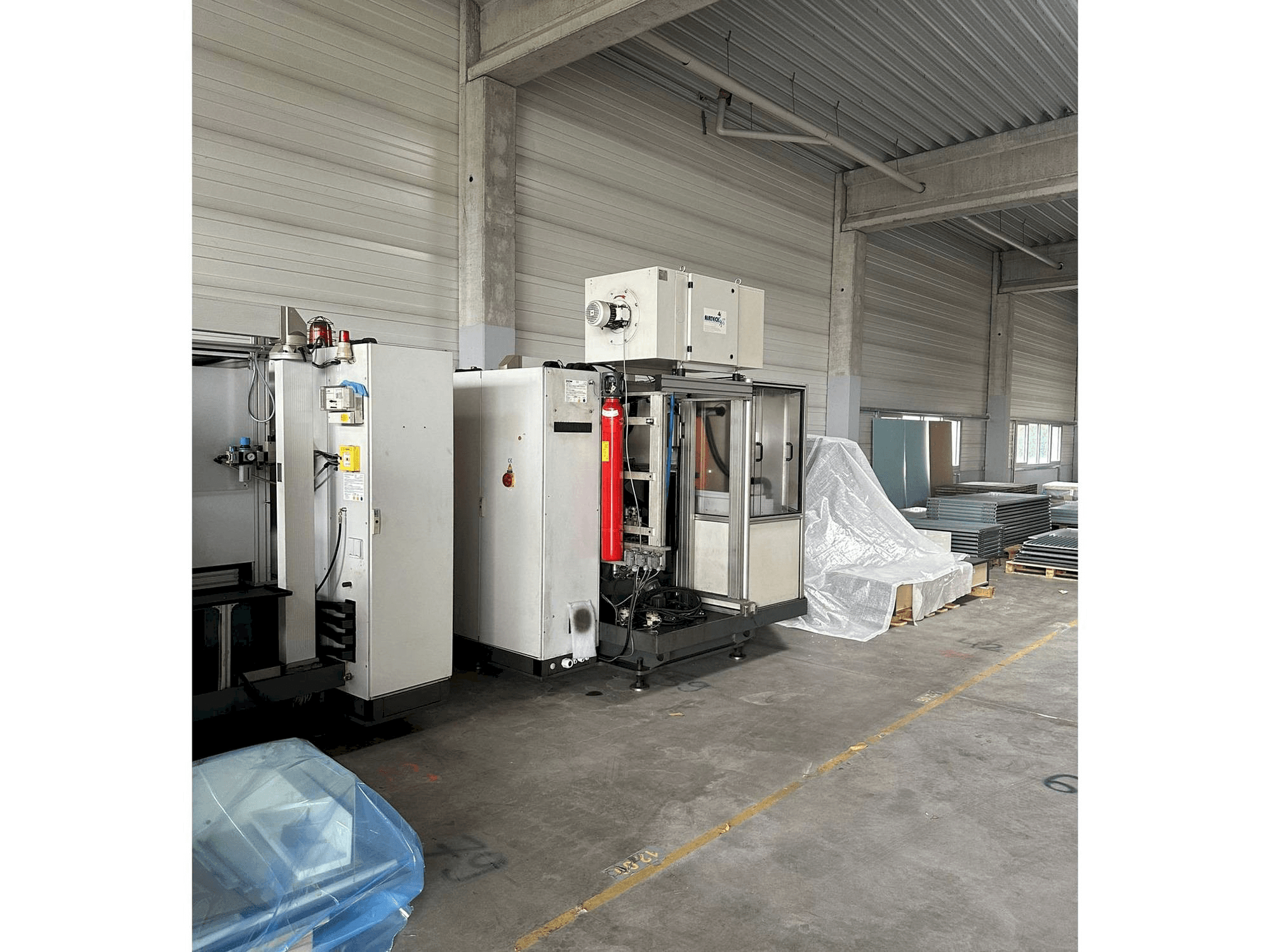 Vista frontal de la máquina Geiger CNC