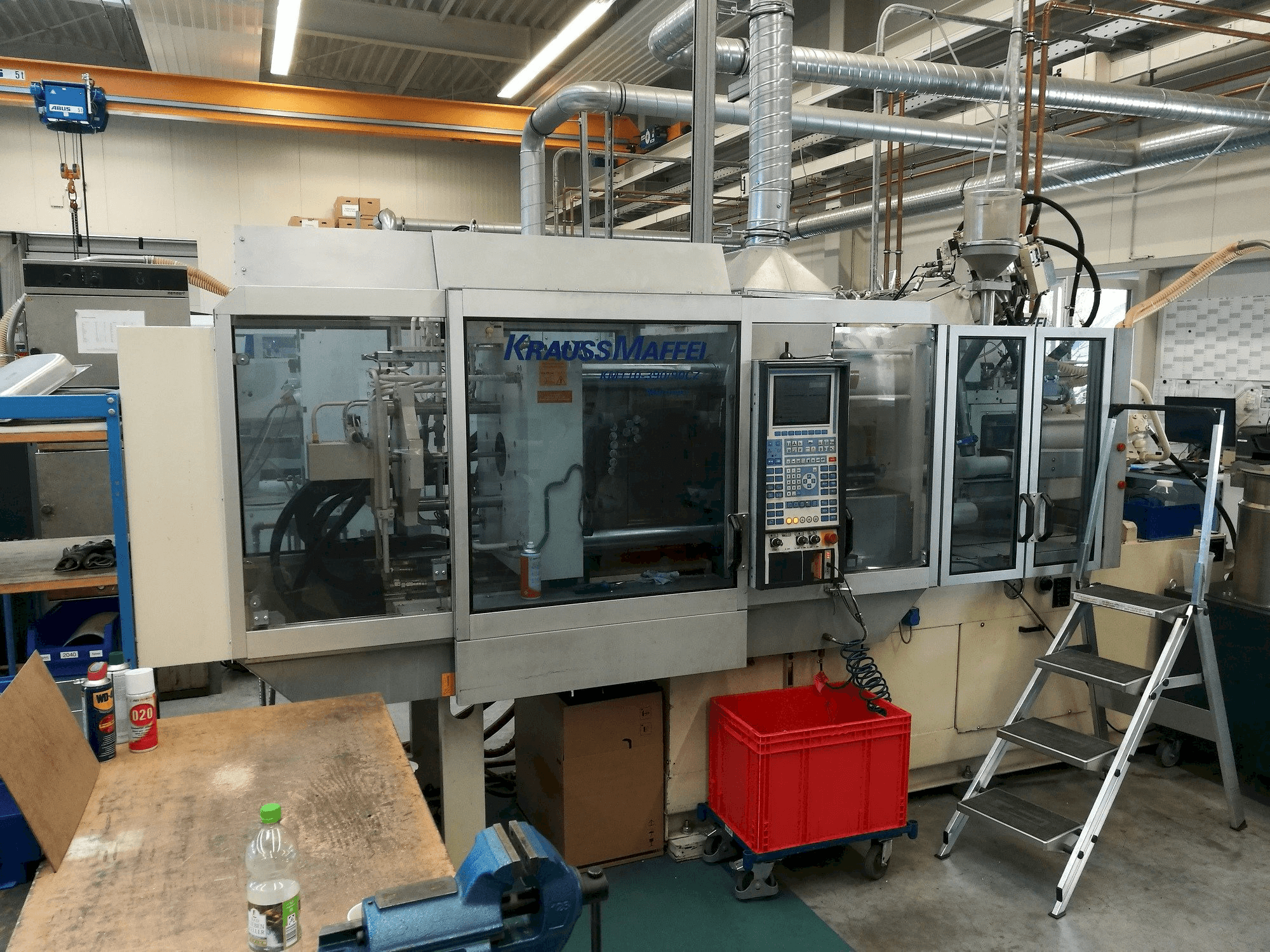 Vista frontal de la máquina Krauss Maffei 110-390/90 CZ