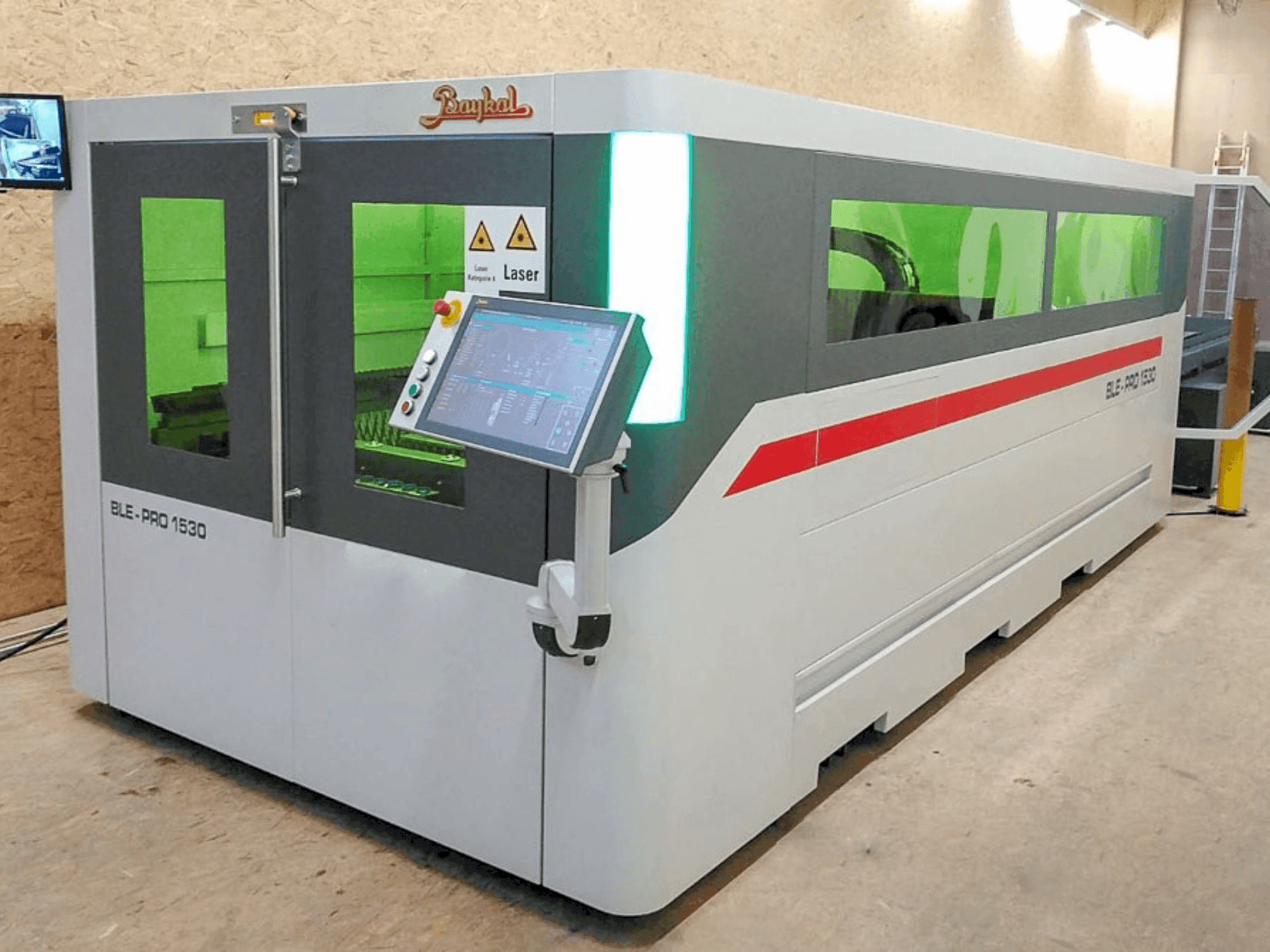 Vista frontal de la máquina Baykal BLE PRO 1530