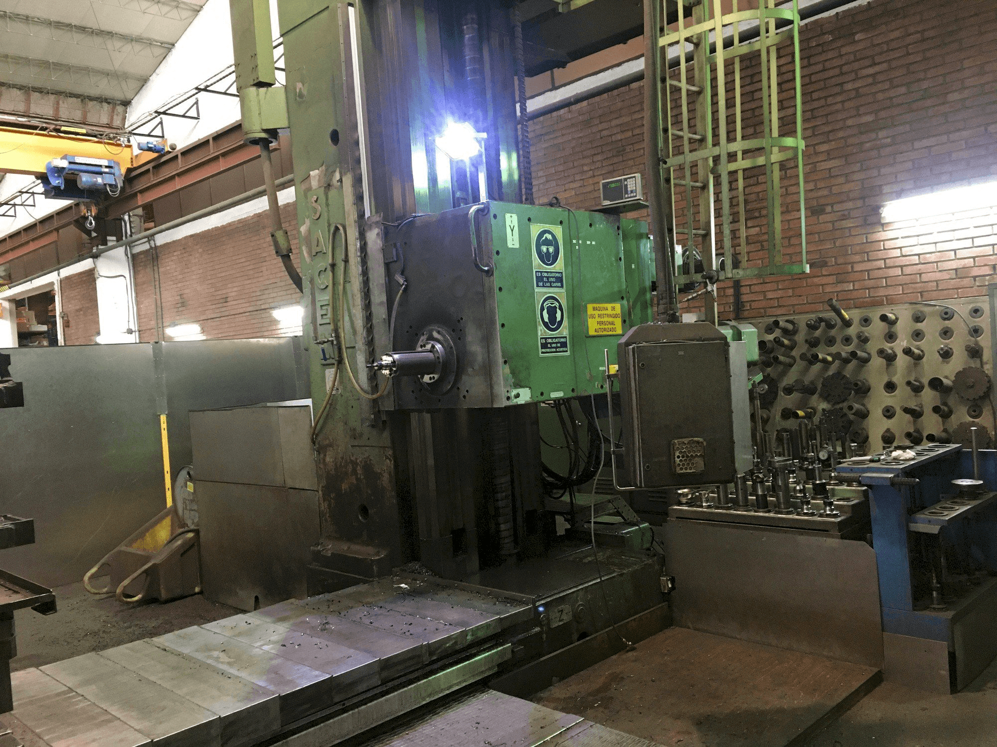 Vista frontal de la máquina Sacem M.S.T 130 C/N