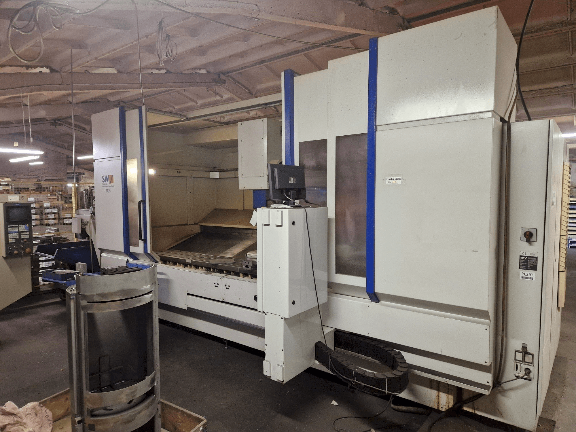 Vista frontal de la máquina SW BA 25