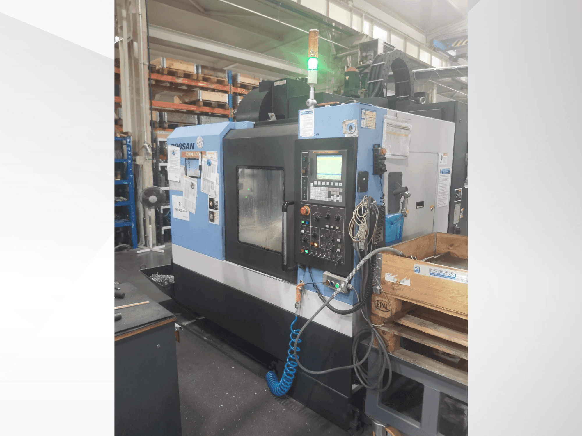 Vista frontal de la máquina DOOSAN DNM 400A