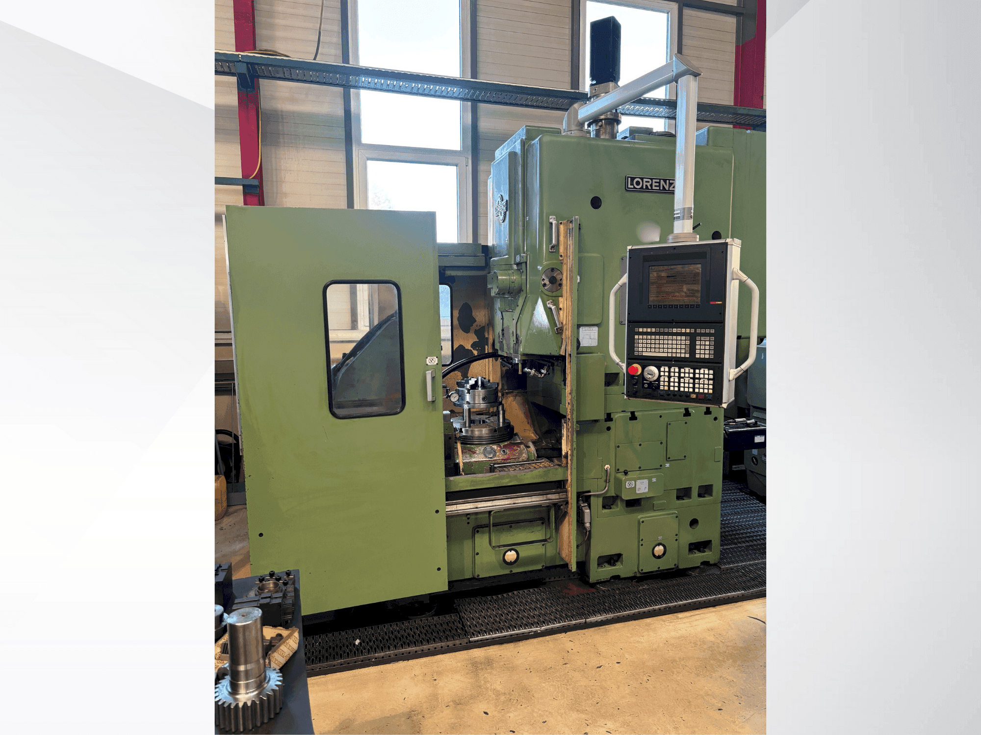 Vista frontal de la máquina LORENZ LS 420