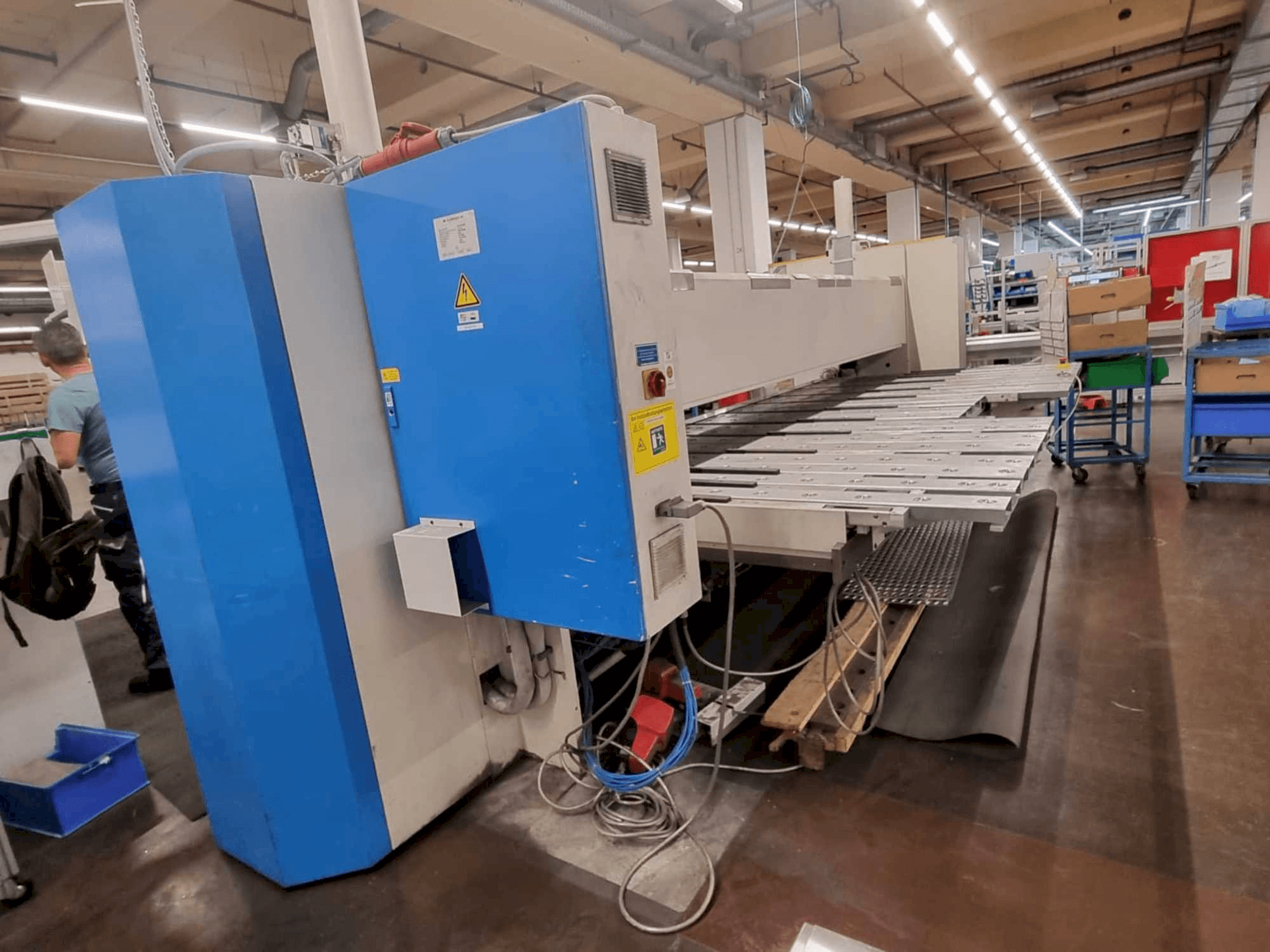 Vista lateral izquierda de la máquina SCHRODER-FASTI FP40-40/03