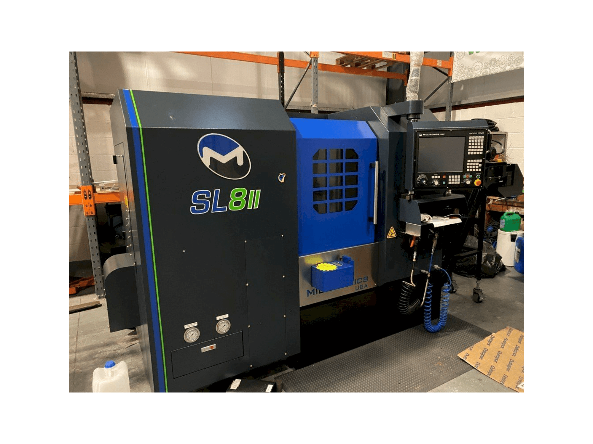 Vista frontal de la máquina MILLTRONICS SL8-II