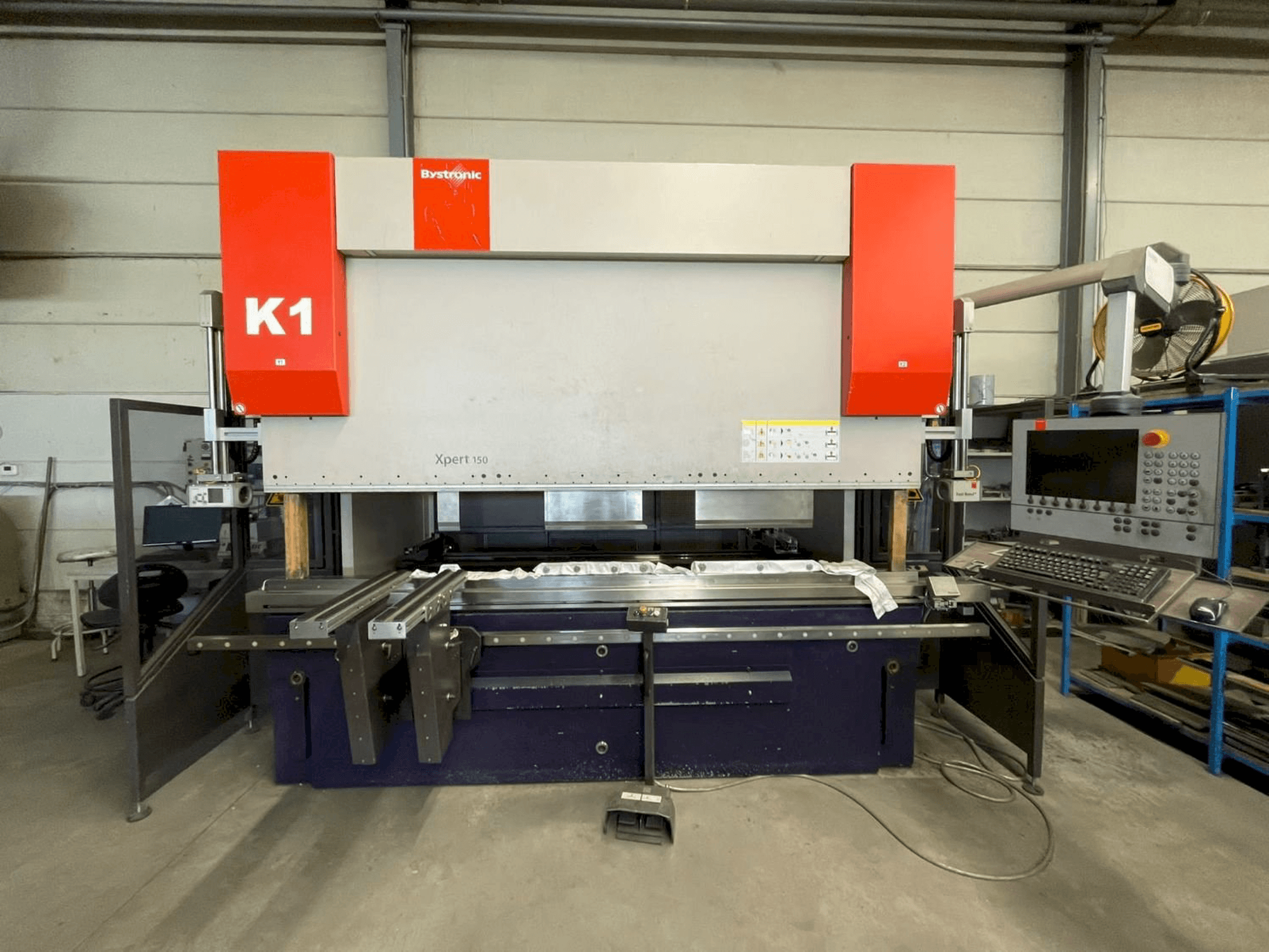 Vista frontal de la máquina Bystronic Xpert 150 x 3100