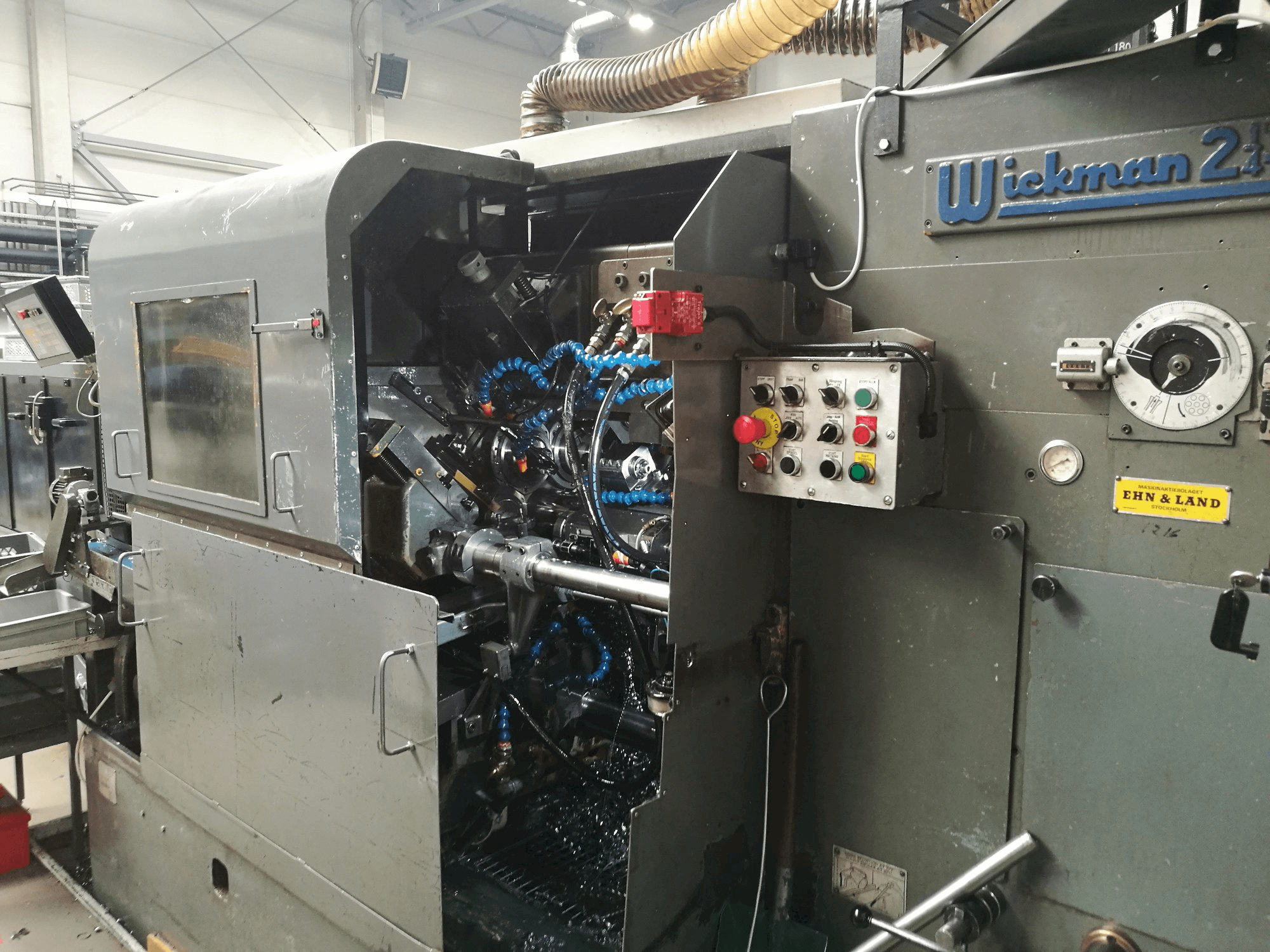 Vista frontal de la máquina Wickman 2 1/4"-6