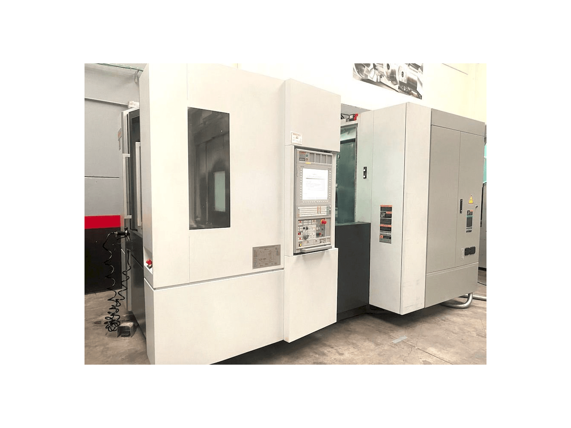 Vista frontal de la máquina MORI SEIKI NH 5000 DCG