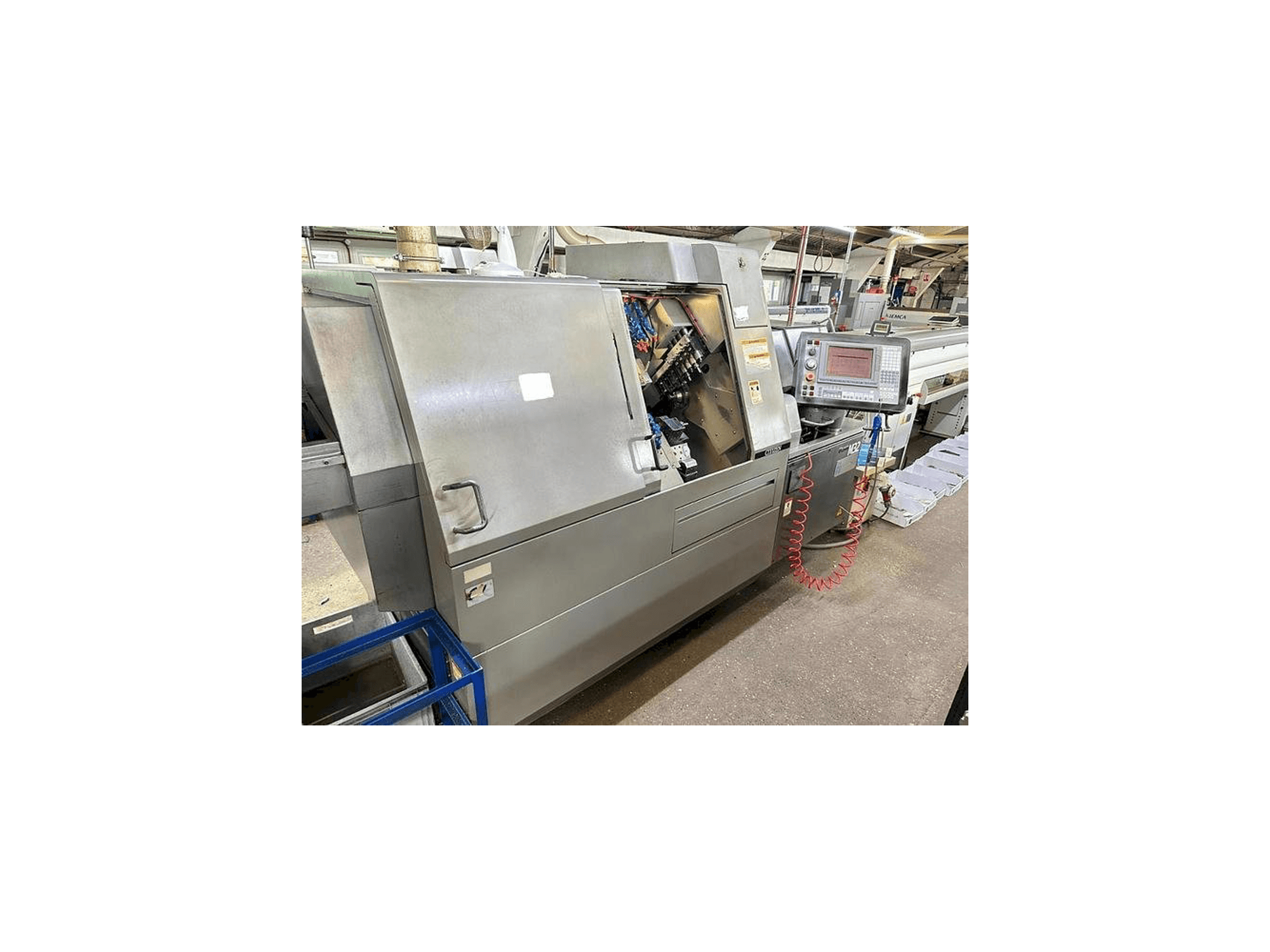 Vista frontal de la máquina Citizen M32 III