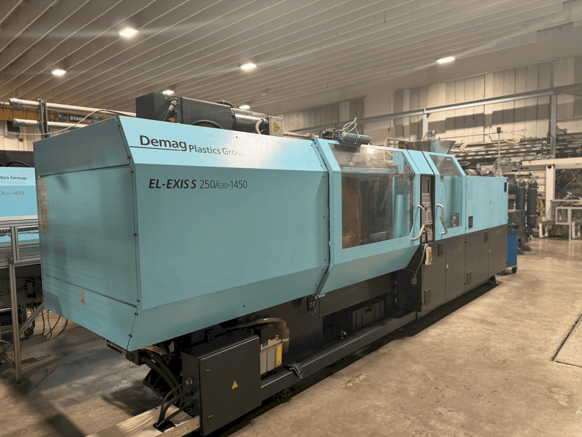Vista frontal de la máquina SUMITOMO SHI DEMAG El-Exis S 250/630-1450