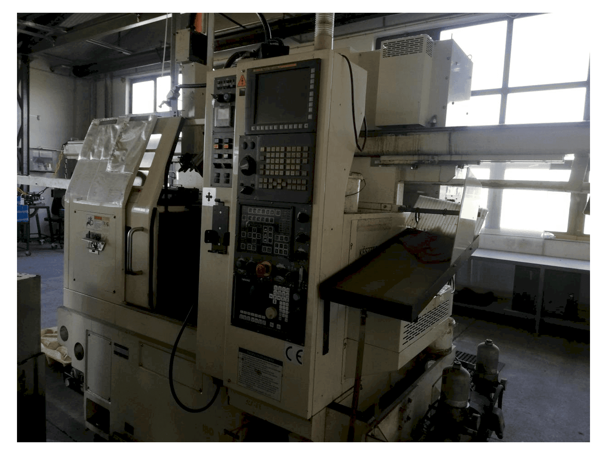 Vista frontal de la máquina Takamatsu XW-50