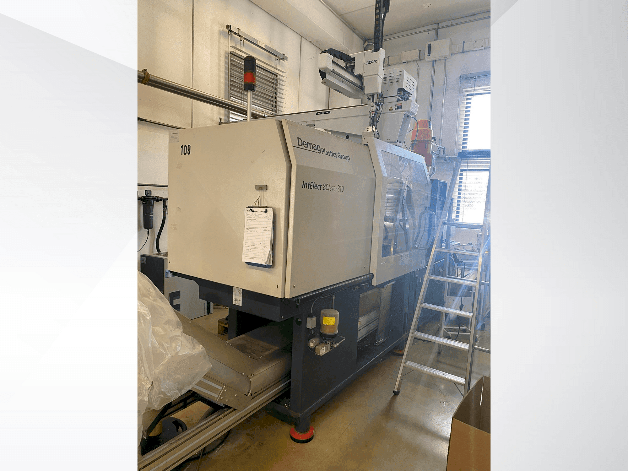 Vista frontal de la máquina DEMAG IntetElect 80/370-310