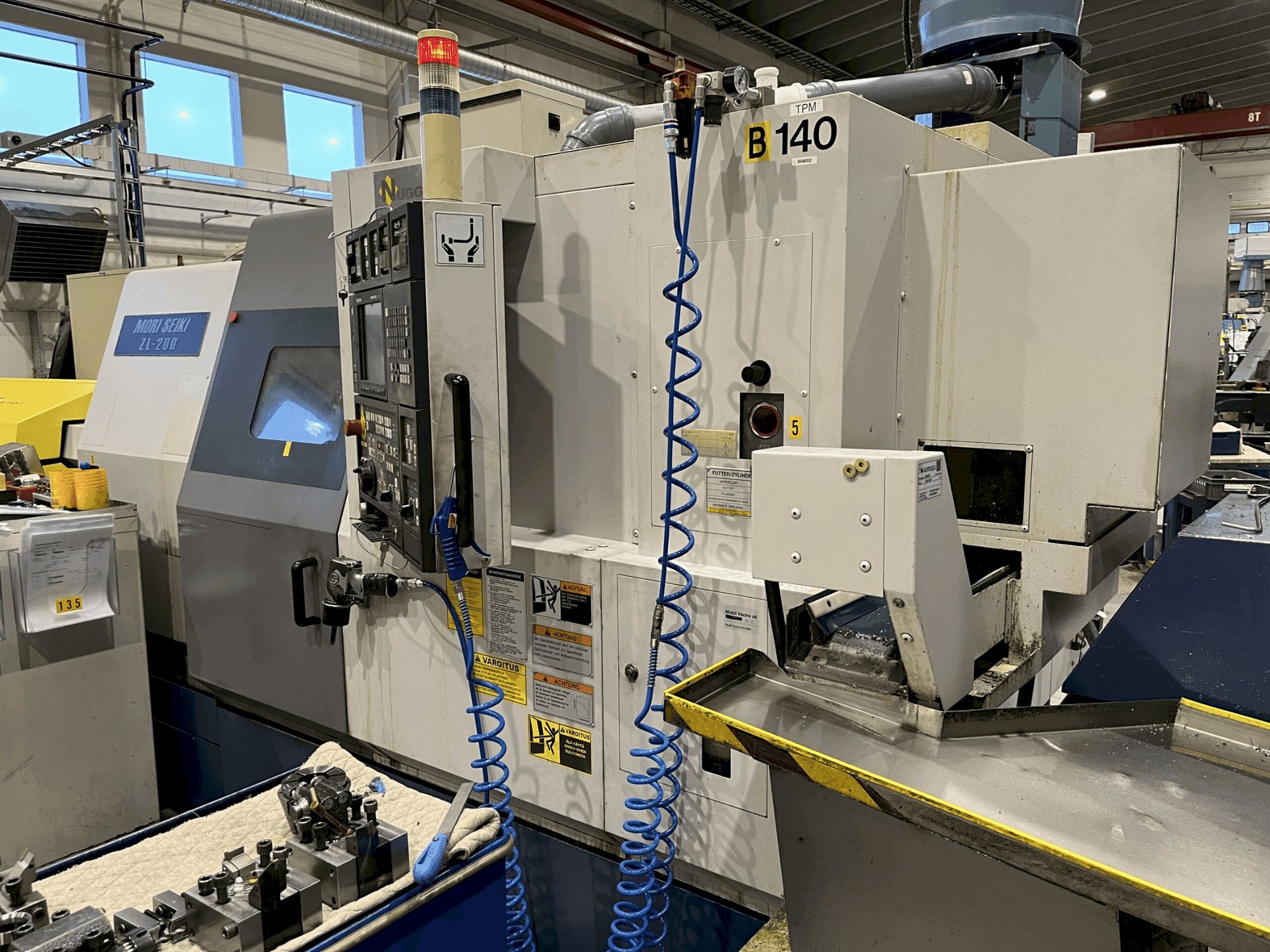 Vista frontal de la máquina MORI SEIKI ZL-200 SMC