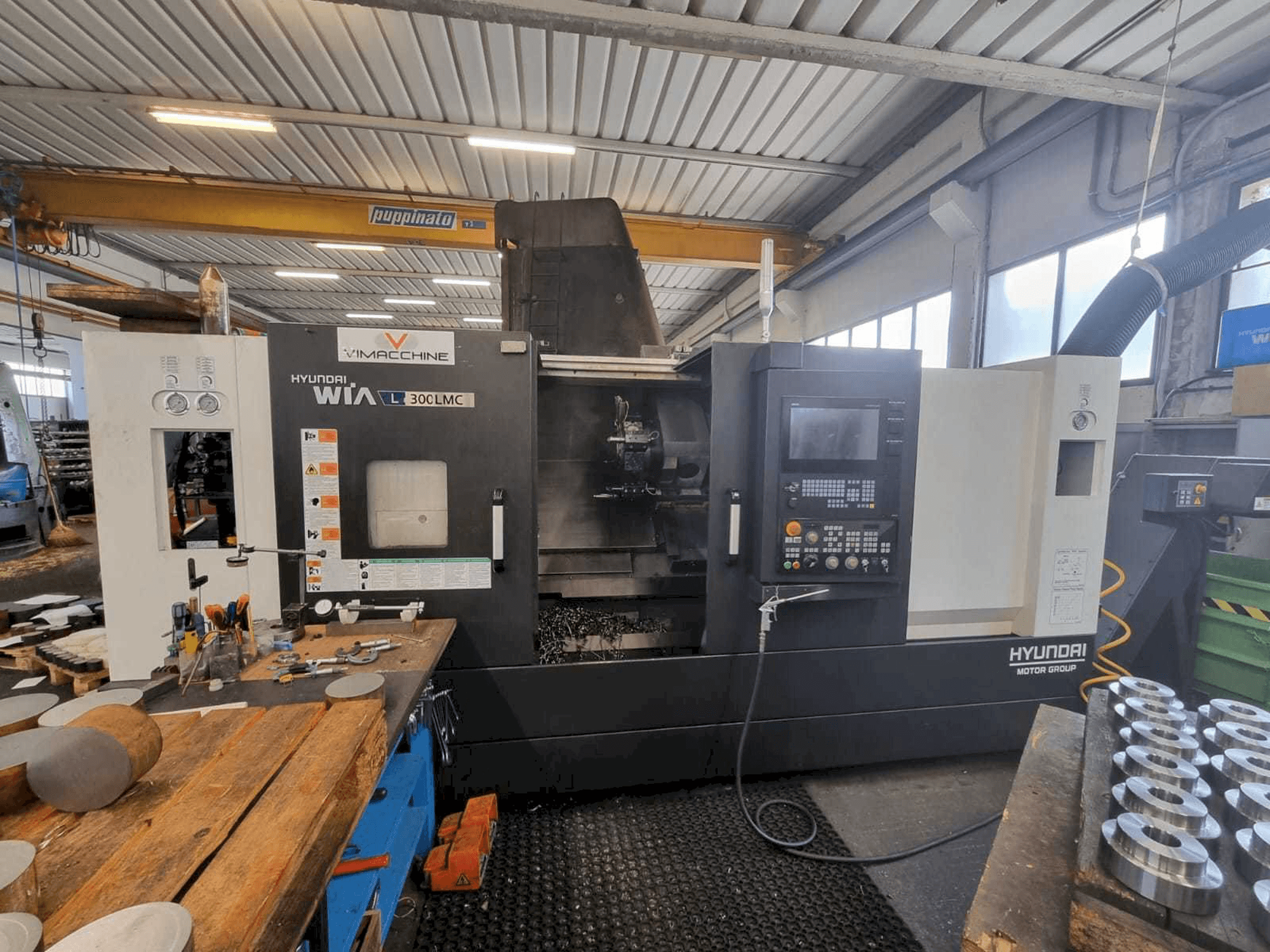 Vista frontal de la máquina Hyundai Wia L300 LMC