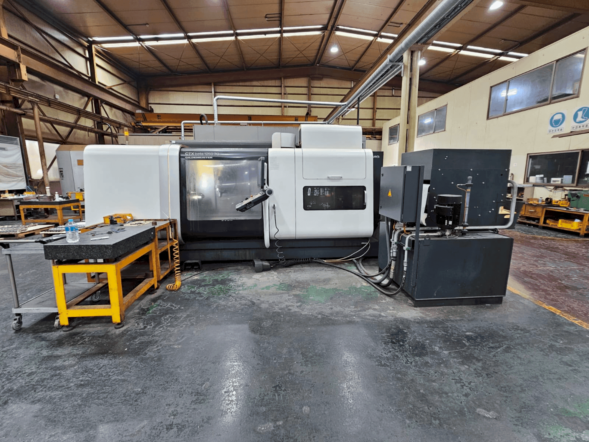 Vista frontal de la máquina DMG MORI Gildemeister CTX 1250 TC