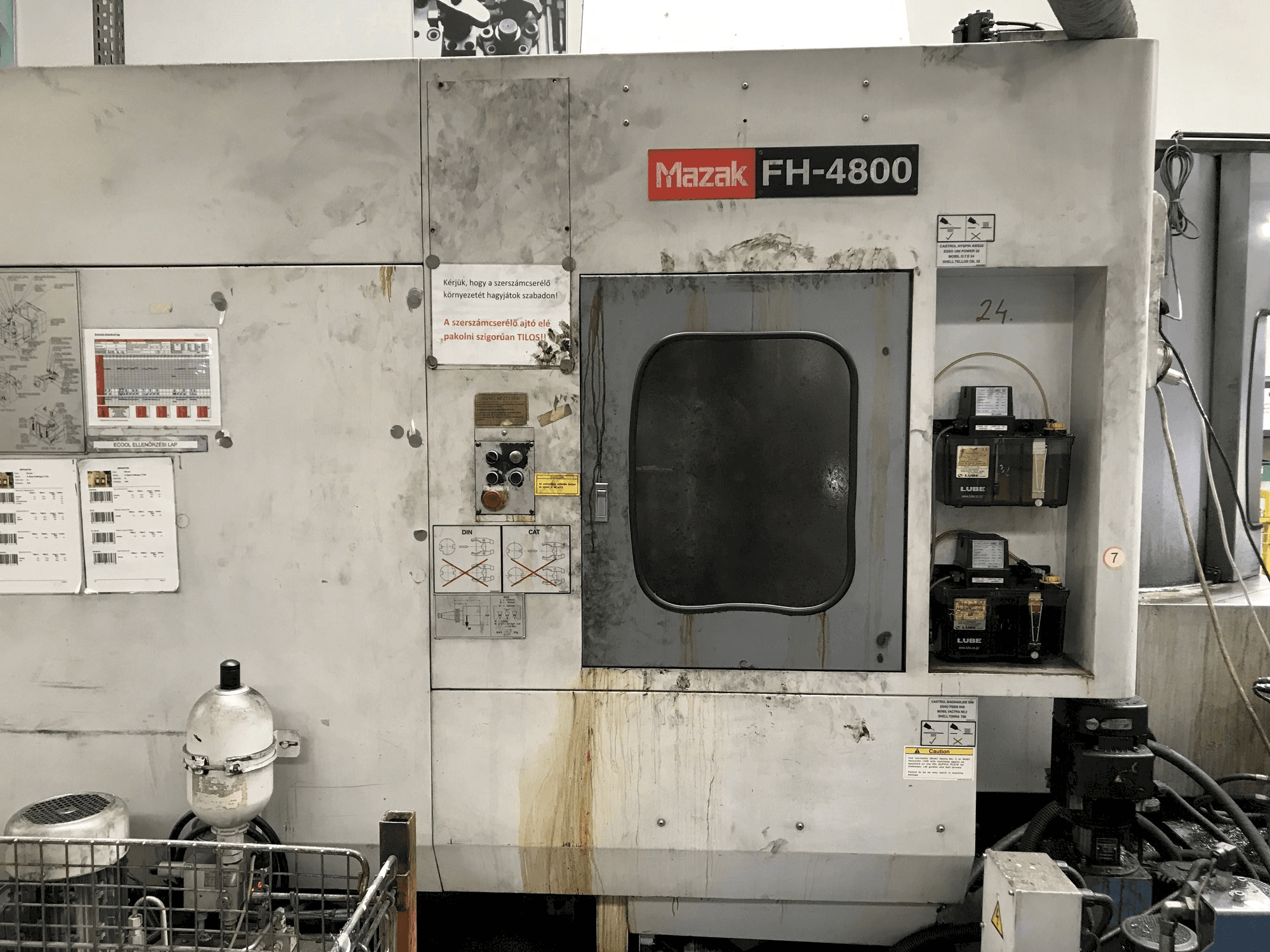 Vista lateral izquierda de la máquina Mazak FH-4800 40T