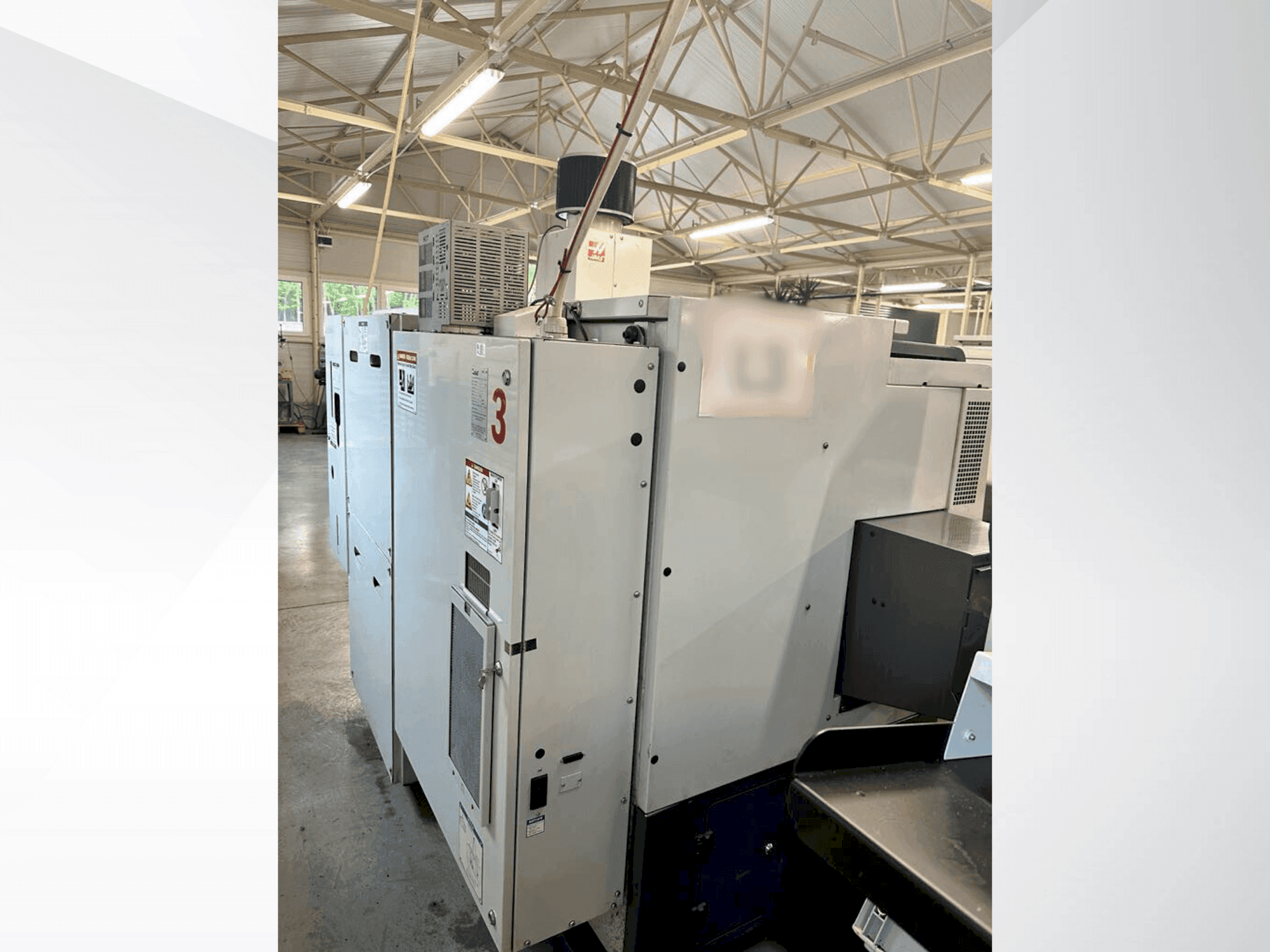 Vista frontal de la máquina HAAS ST-10