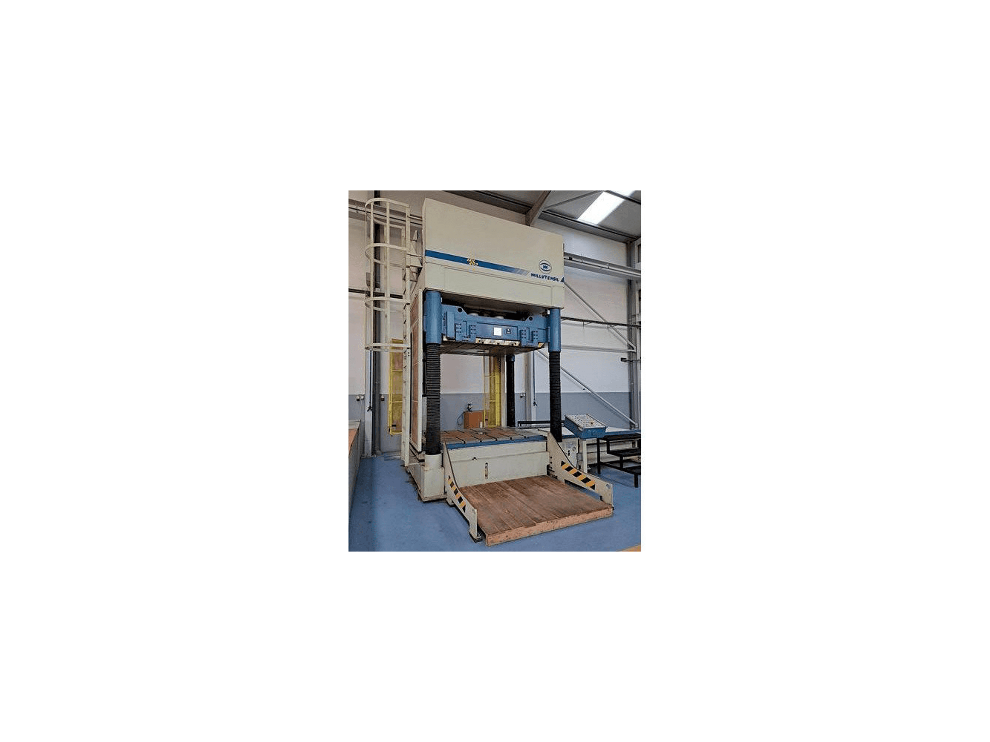 Vista lateral izquierda de la máquina MILLUTENSIL Mil 203