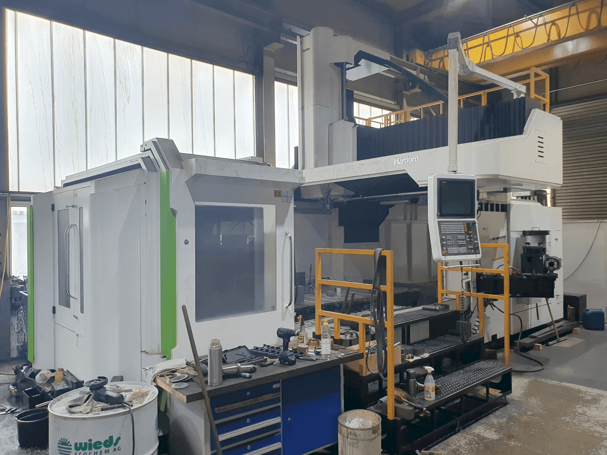 Vista frontal de la máquina HARTFORD HSA 320