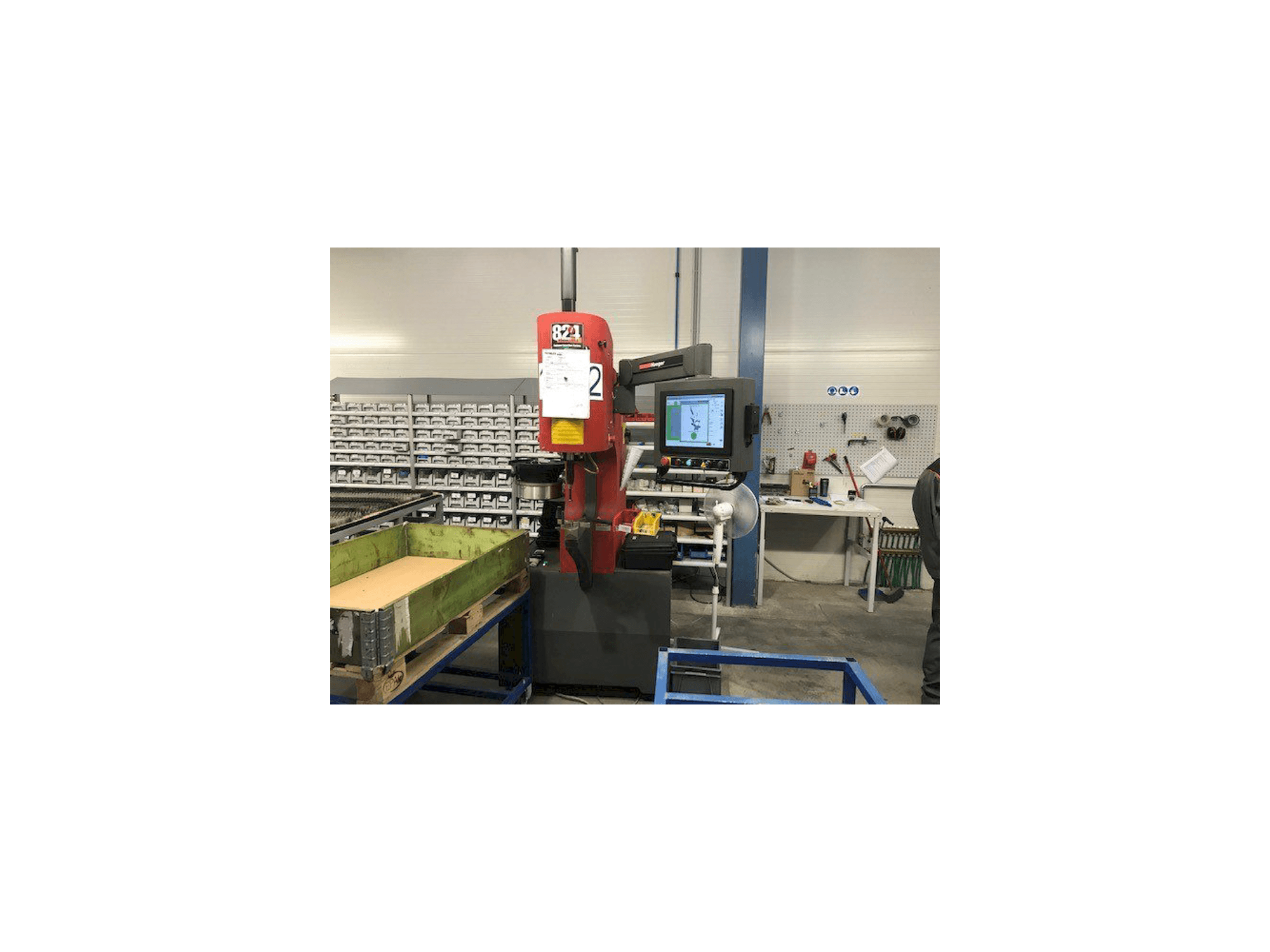 Vista lateral izquierda de la máquina Haeger WT-824 4e