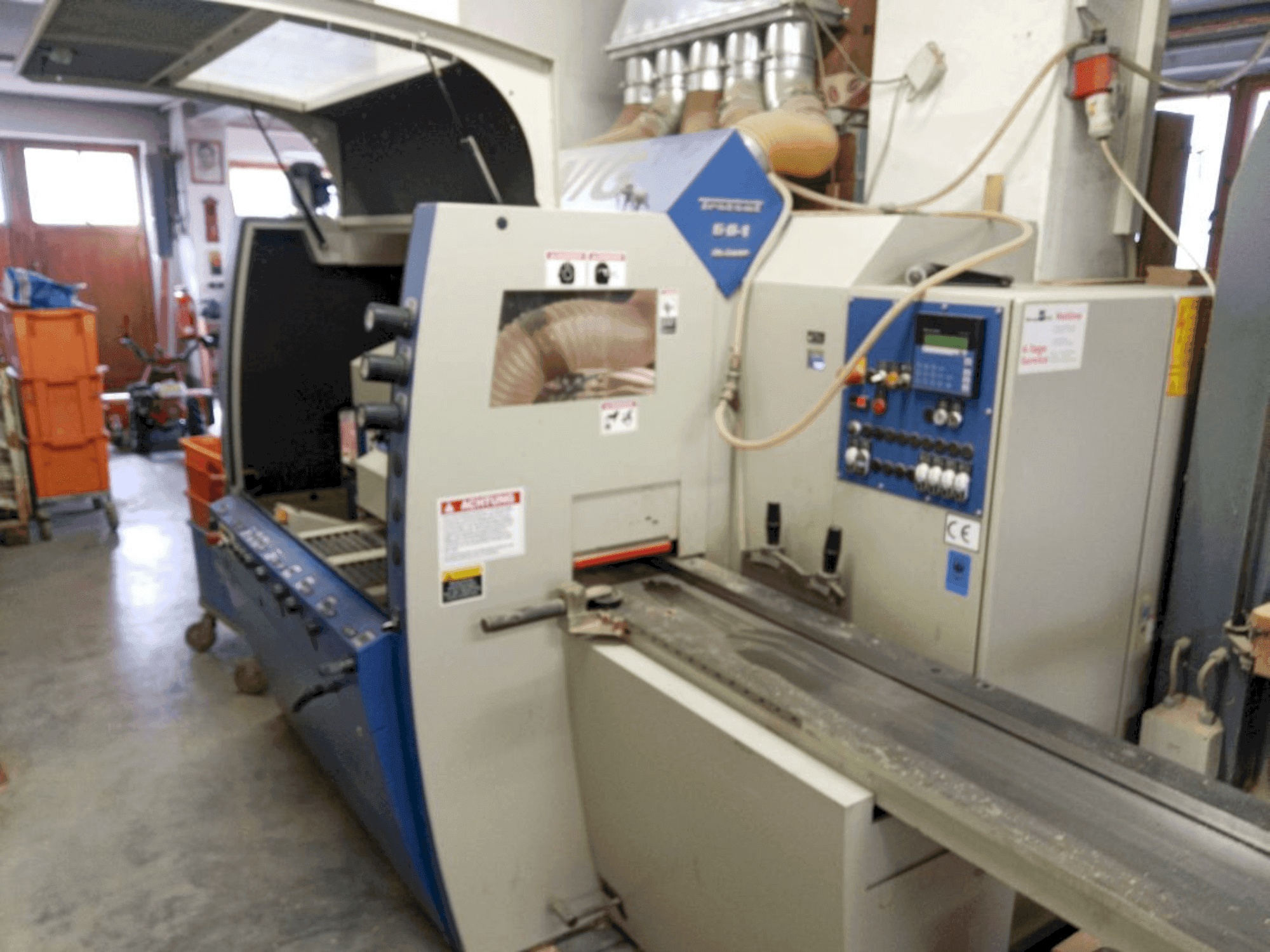 Vista frontal de la máquina WEINIG / DIMTER Unimat 500