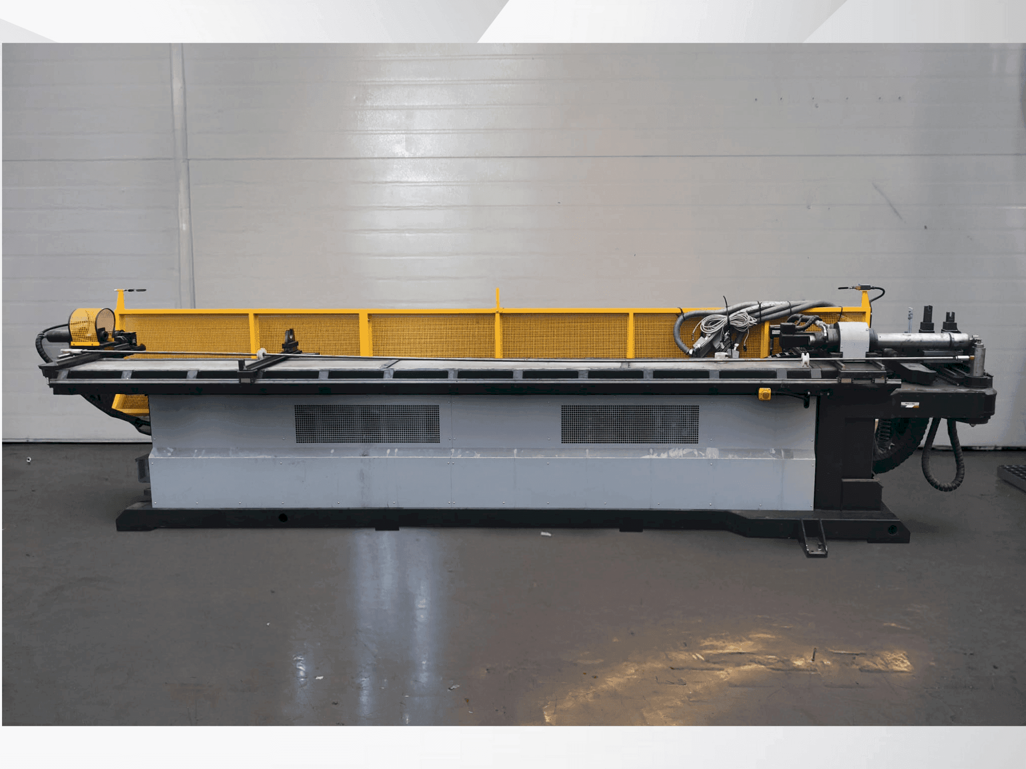 Vista frontal de la máquina MACRI Provar 6-45 U-D