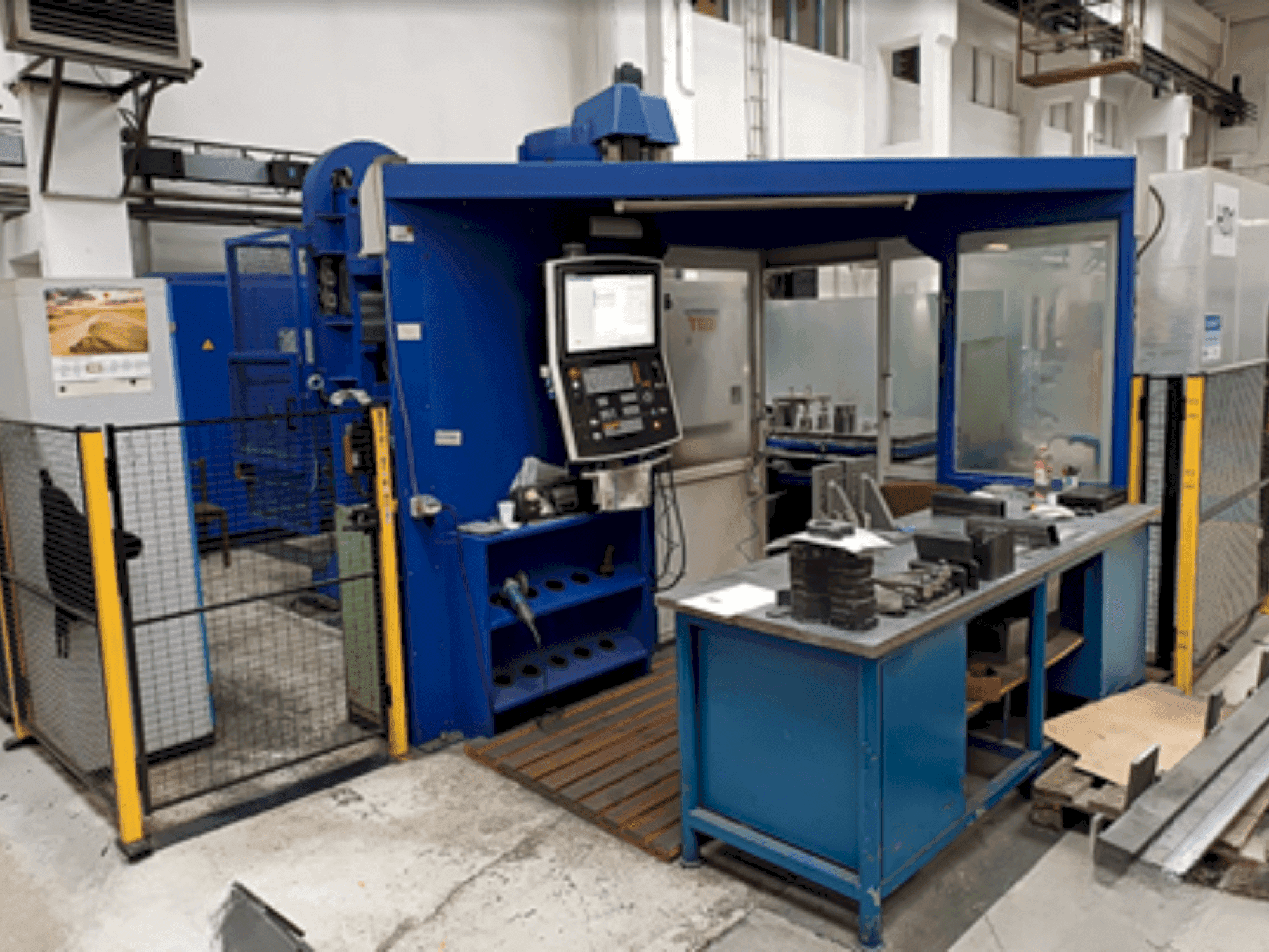 Vista frontal de la máquina TOS Varnsdorf WHQ 10 CNC