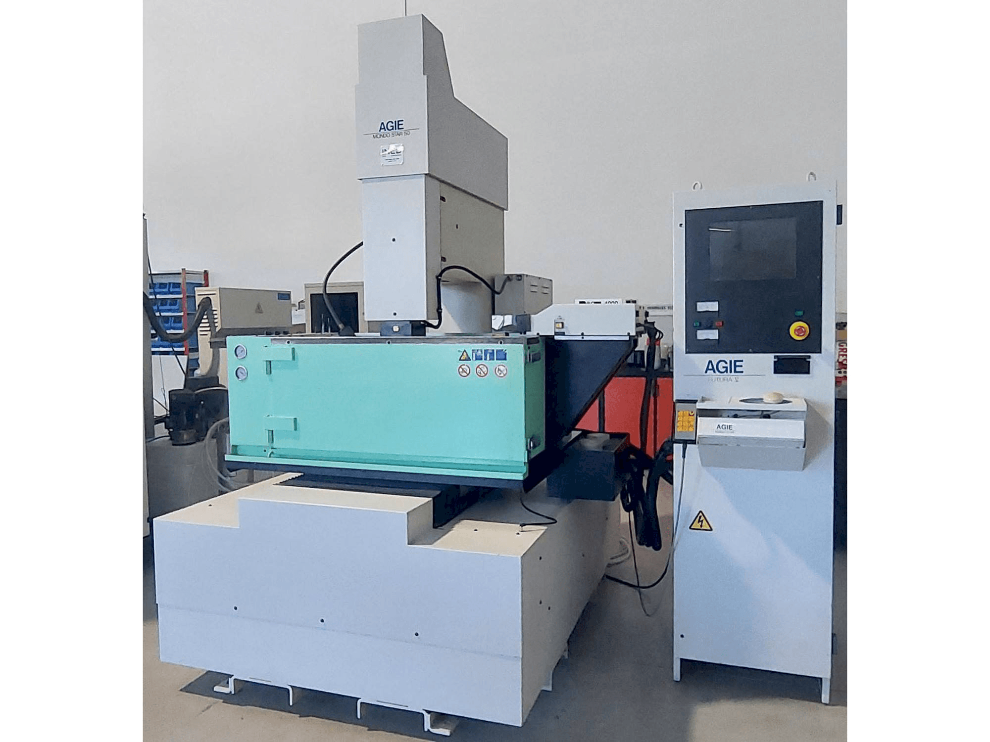 Vista frontal de la máquina AGIE MONDO STAR 50