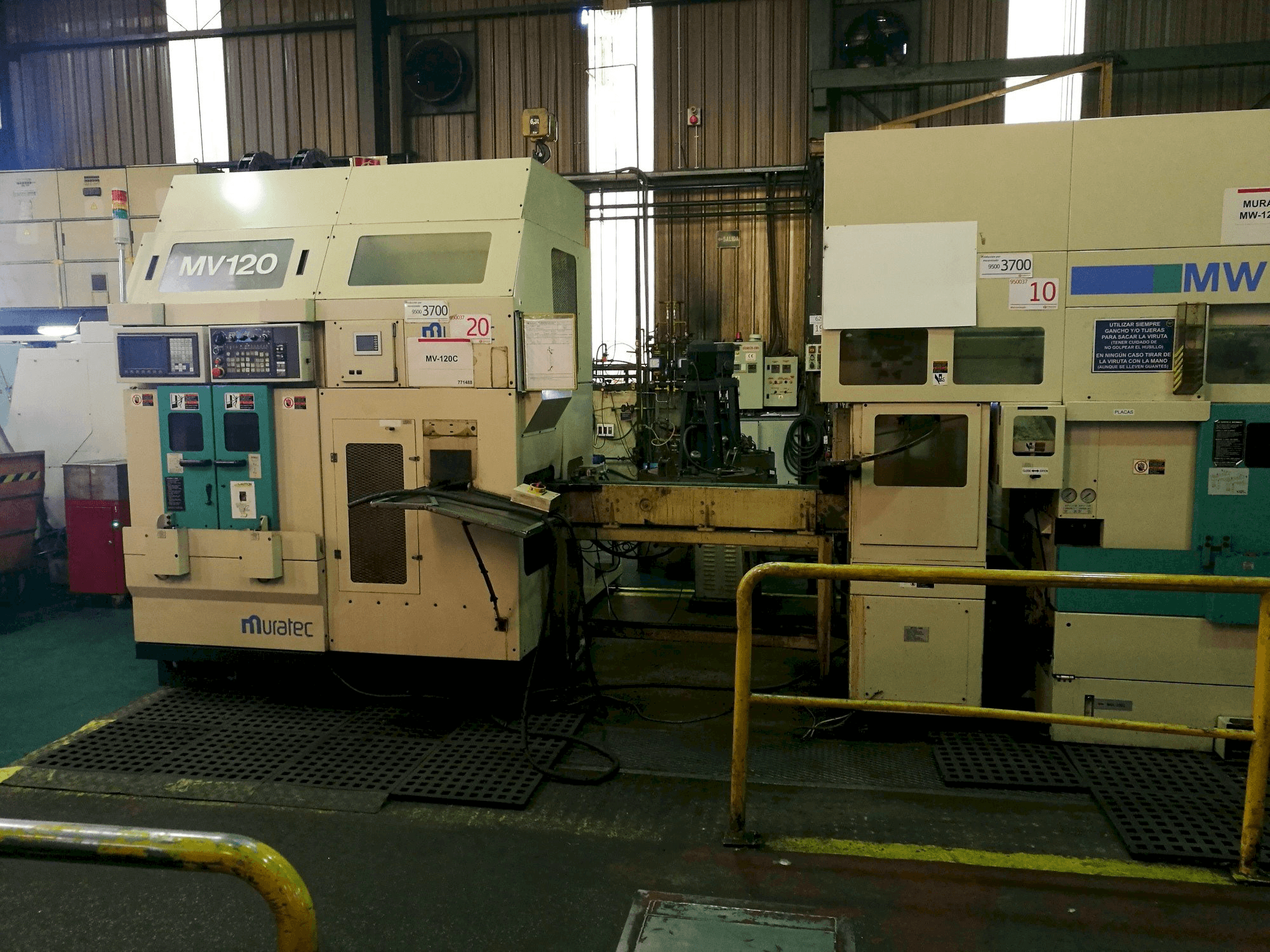 Vista frontal de la máquina Muratec MV120