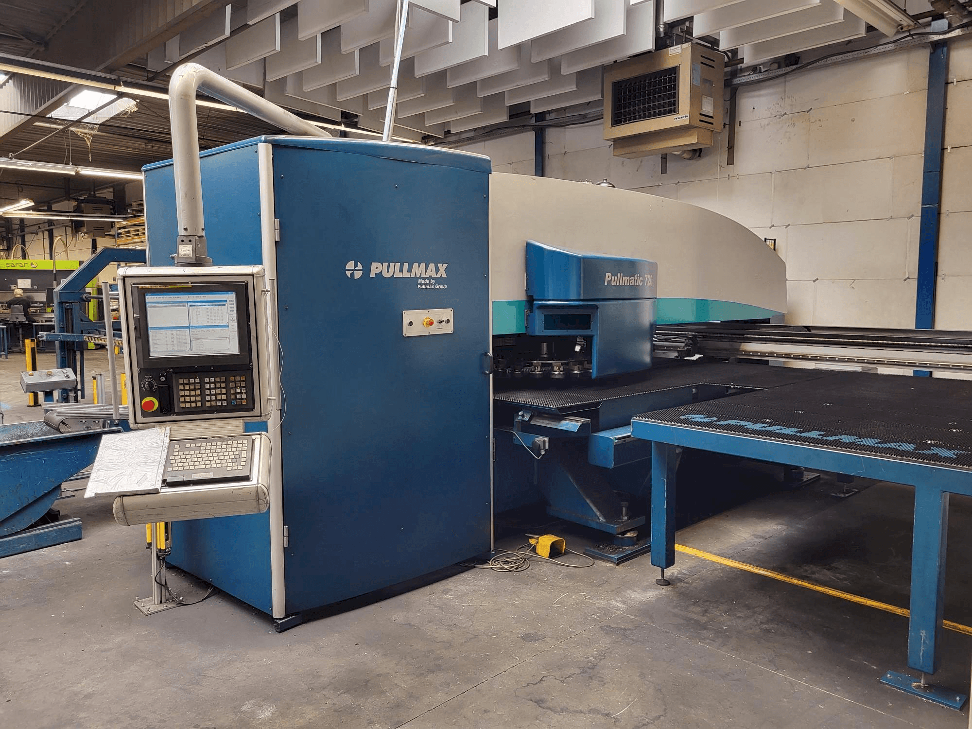 Vista frontal de la máquina Pullmax 720