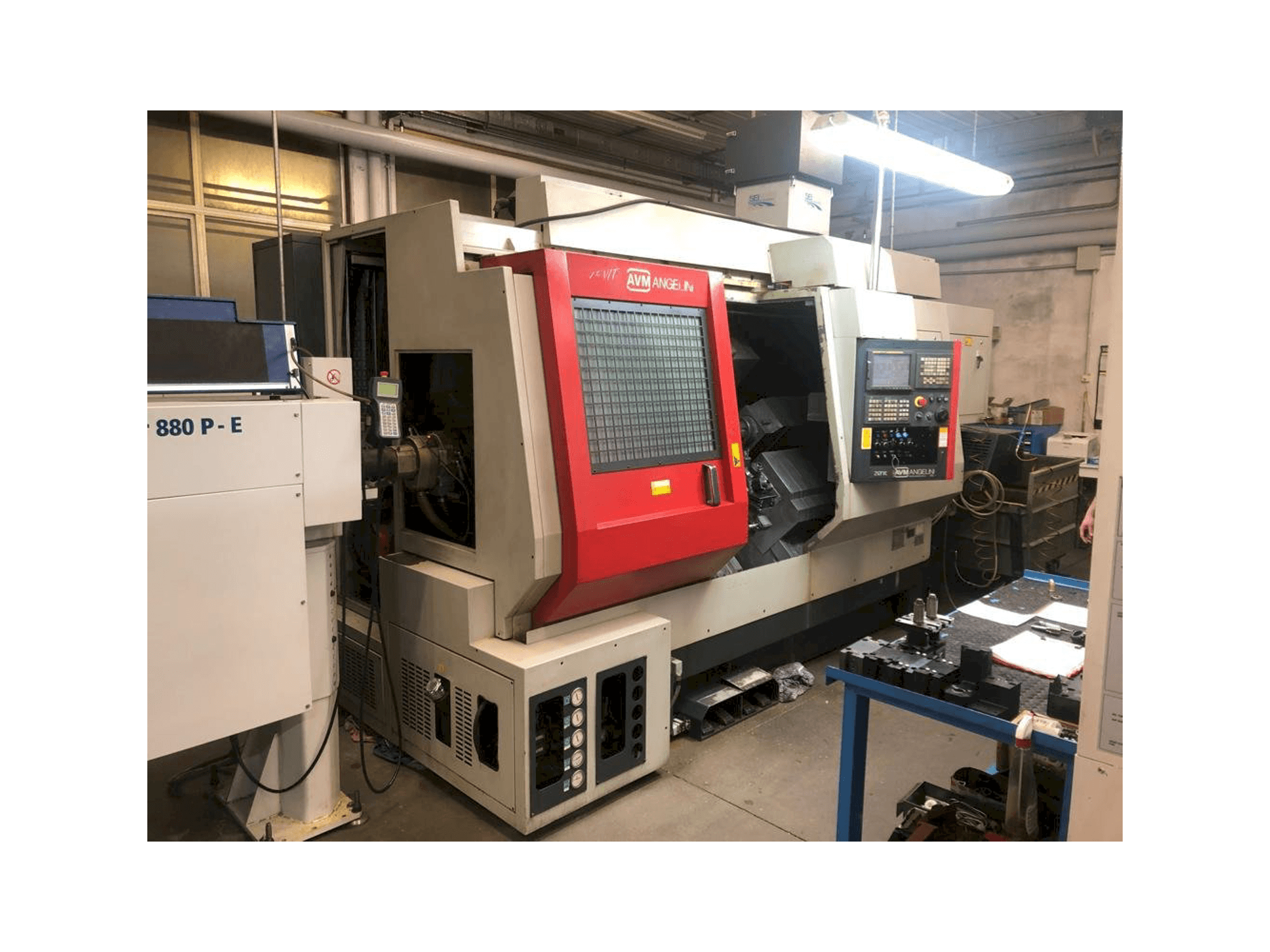 Vista frontal de la máquina AVM Angelini Zenit