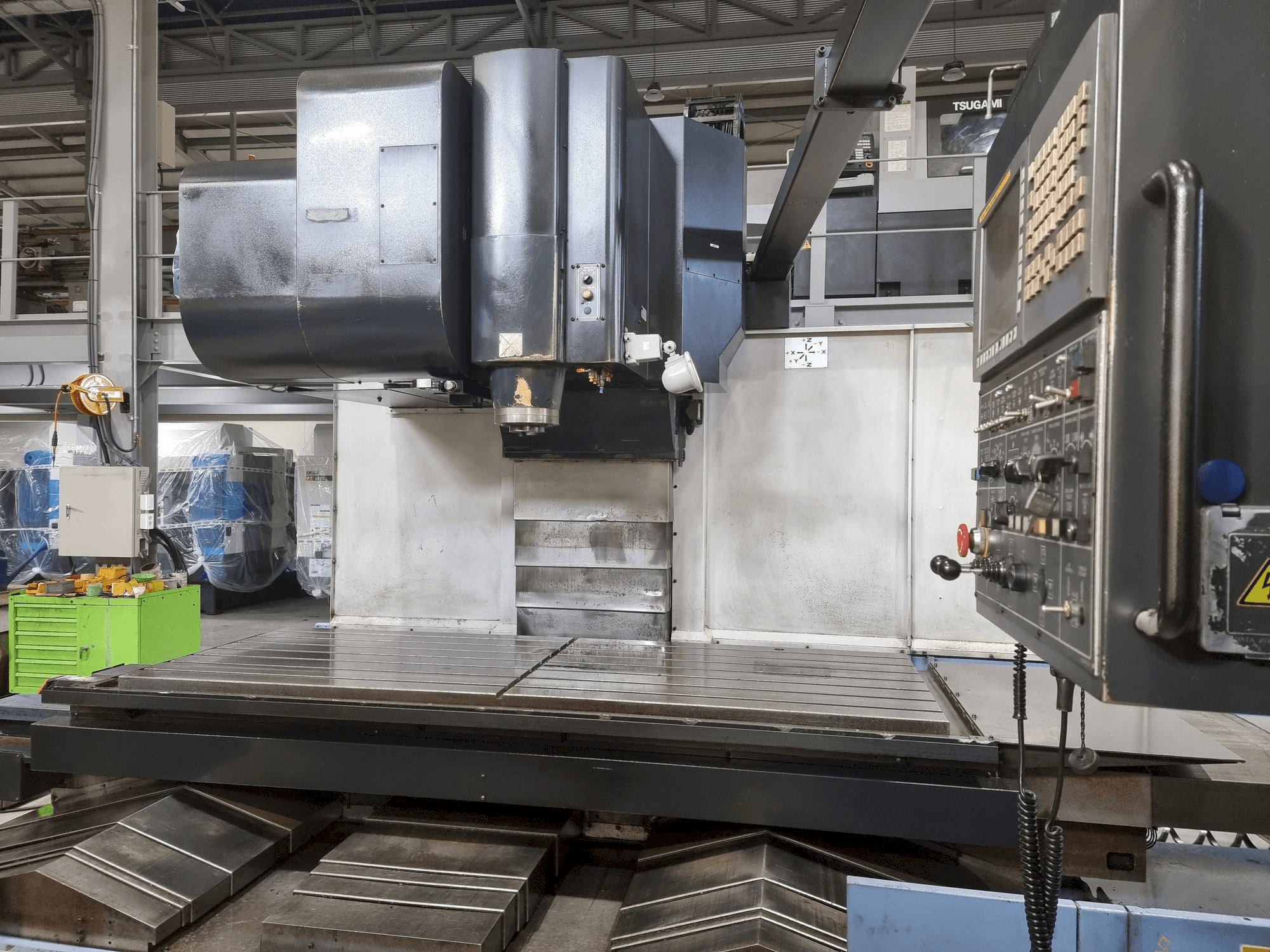 Vista frontal de la máquina Doosan VM 960L