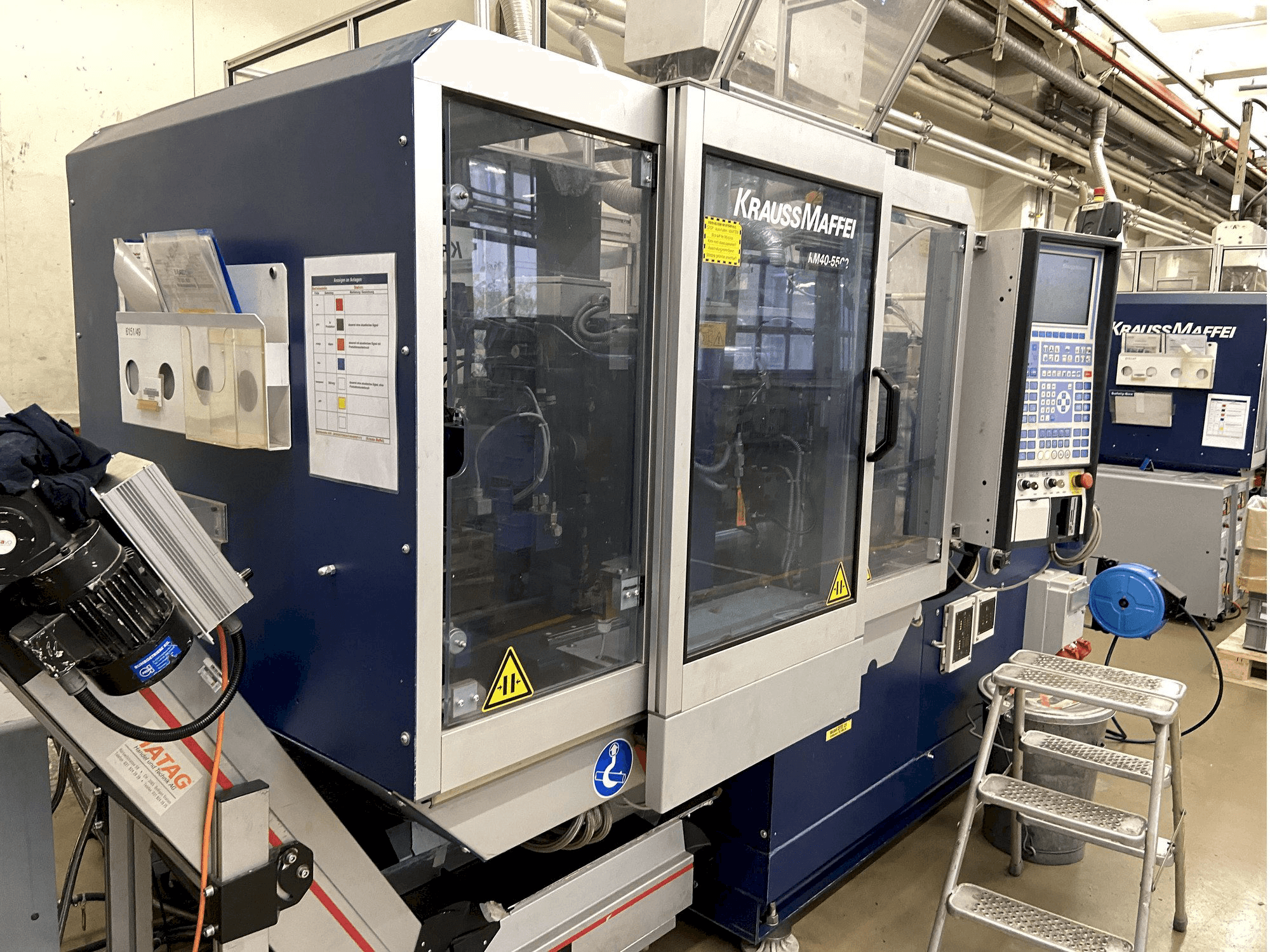 Vista frontal de la máquina Krauss Maffei 40-55 C2