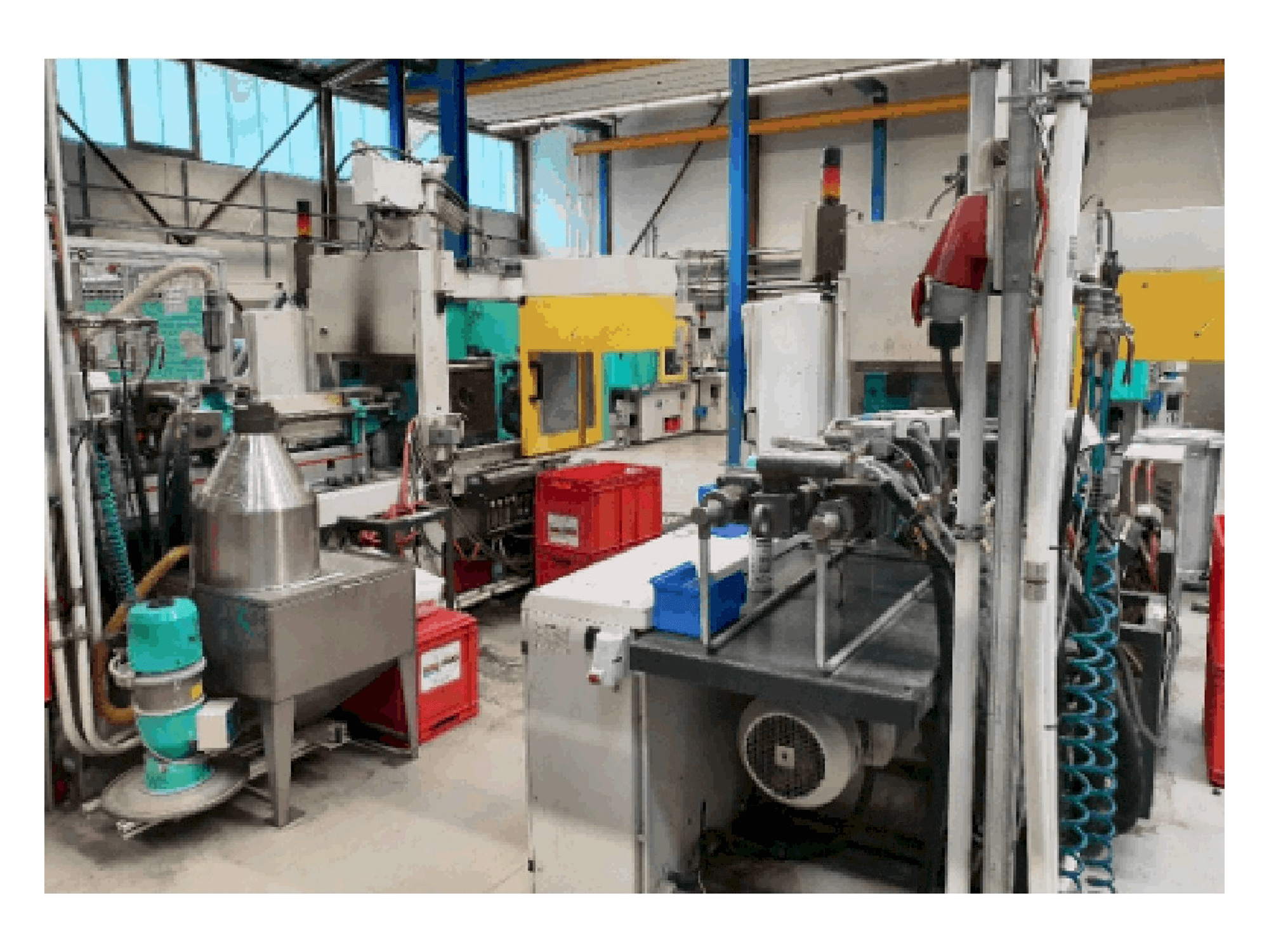 Vista lateral der Arburg 320 C 600-250 Maschine