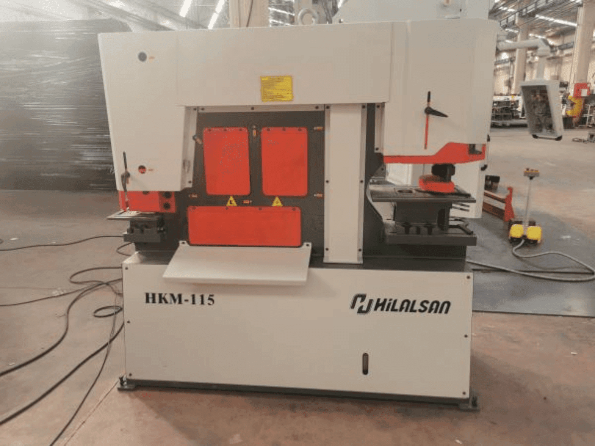 Vista frontal de la máquina HILALSAN HKM-115