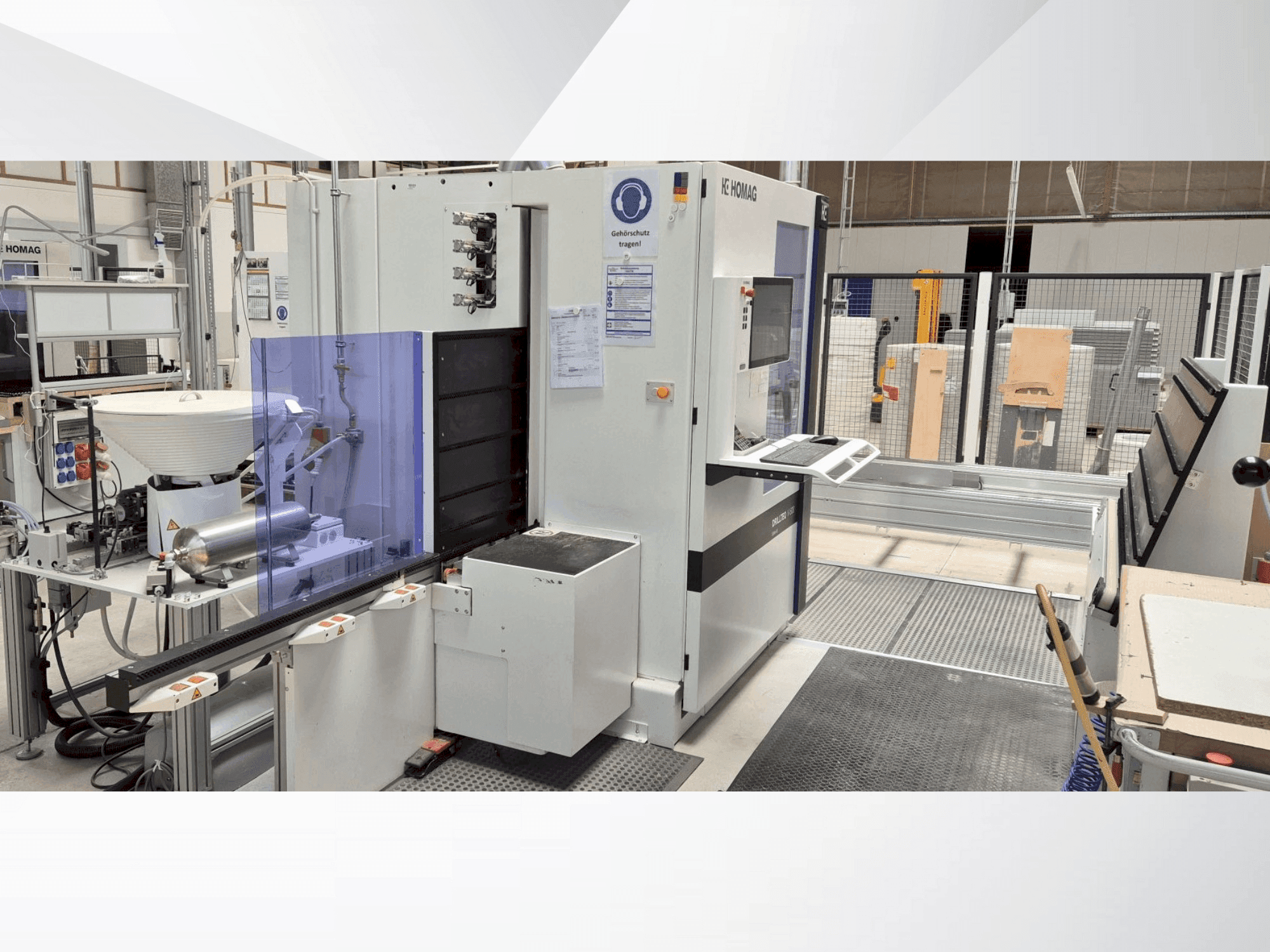 Vista frontal de la máquina HOMAG DRILLTEQ V-500