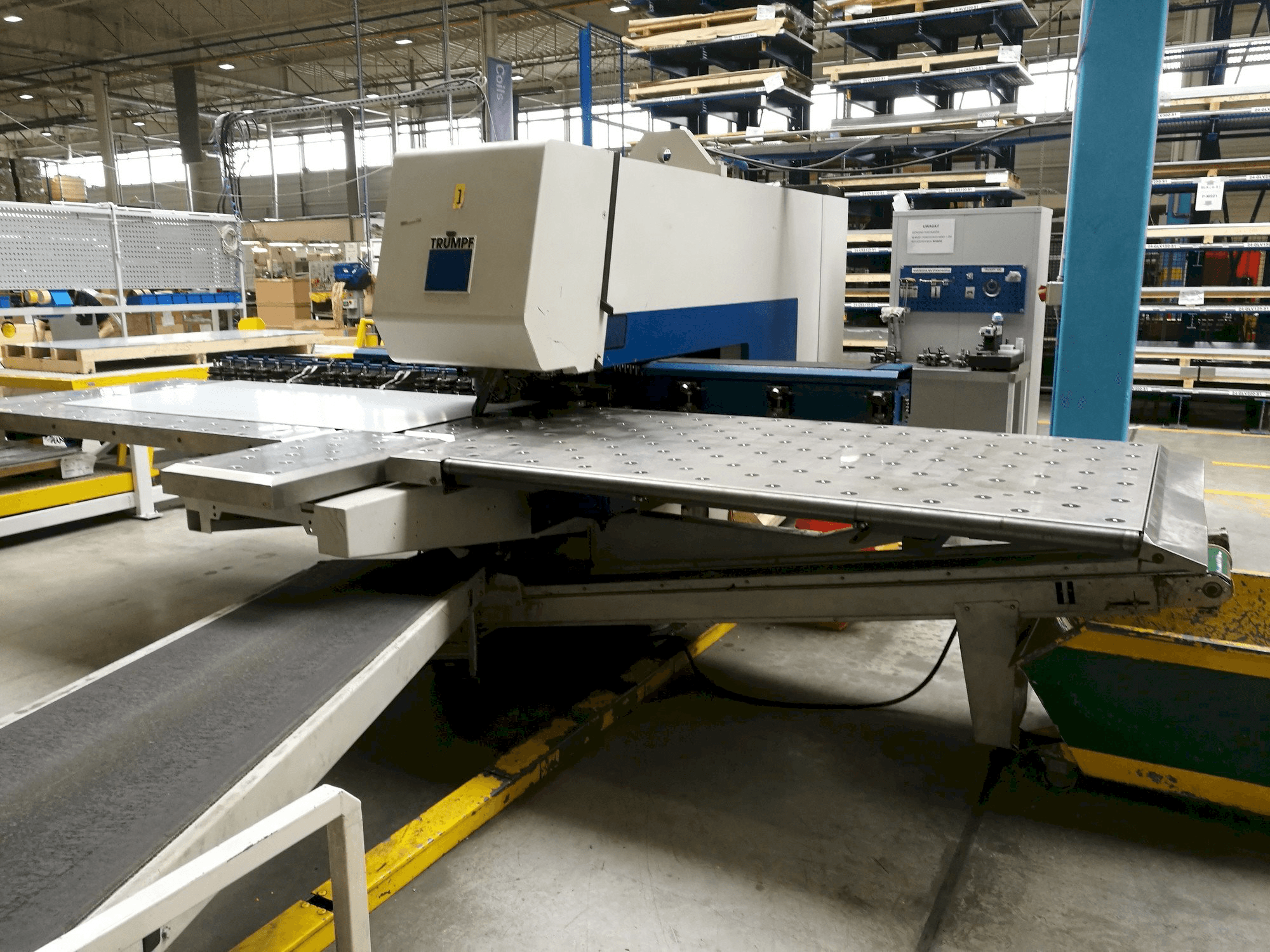 Vista frontal de la máquina Trumpf Trumatic 500