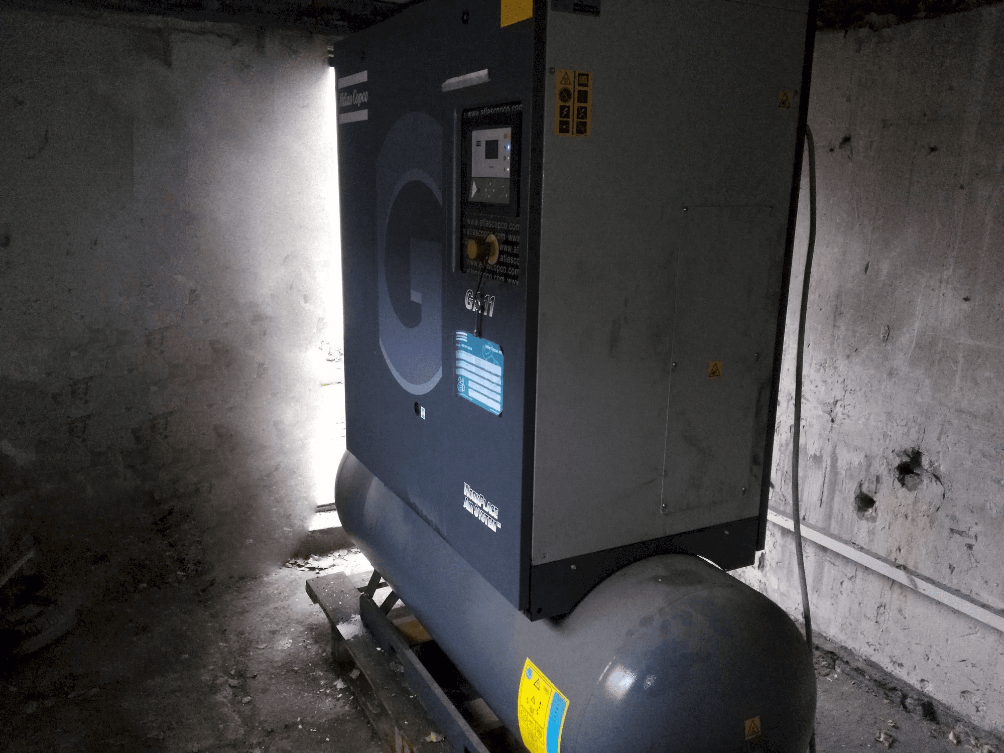 Vista frontal de la máquina Atlas Copco GA11P