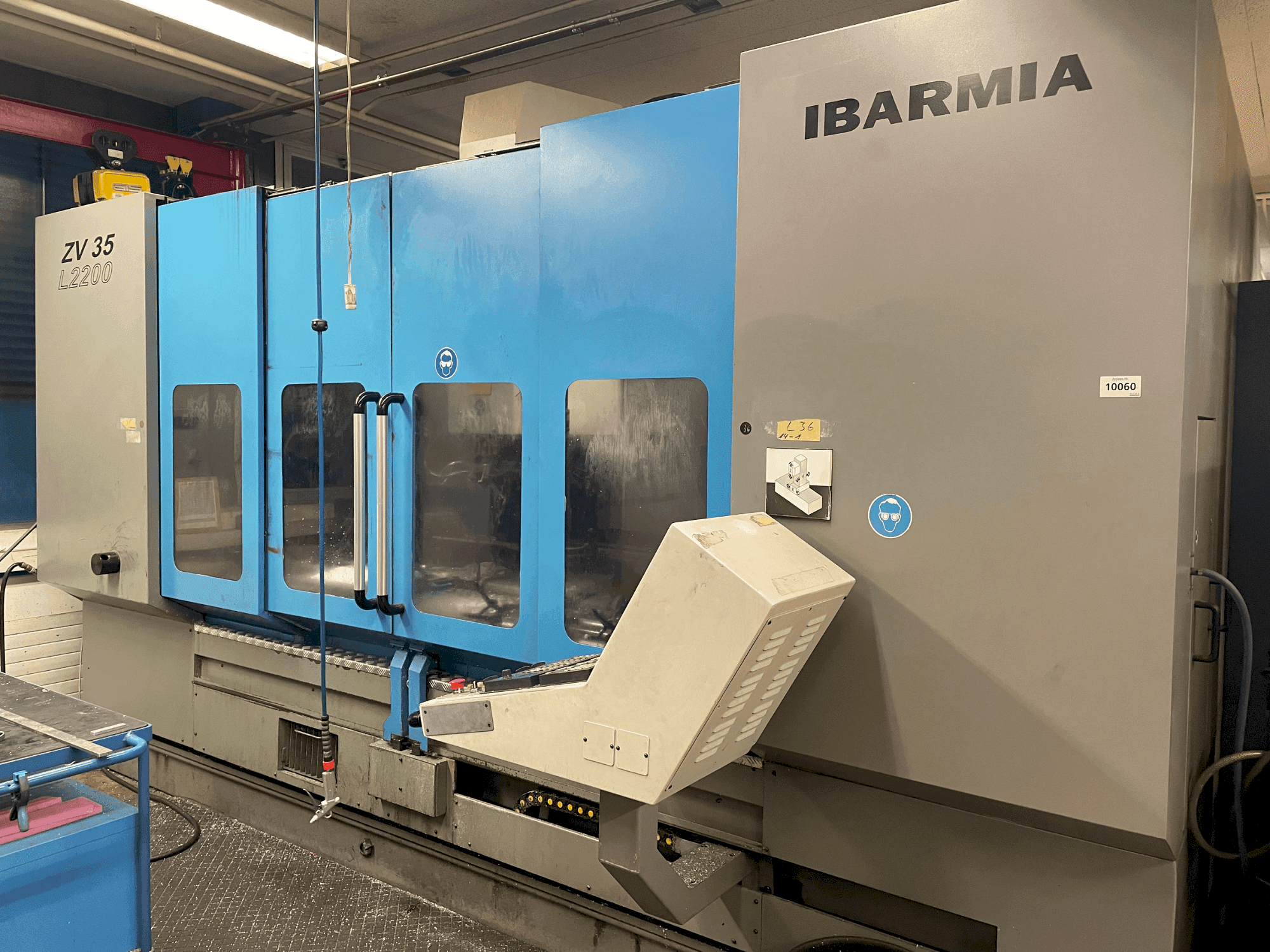 Vista frontal de la máquina IBARMIA ZV 35 L2200