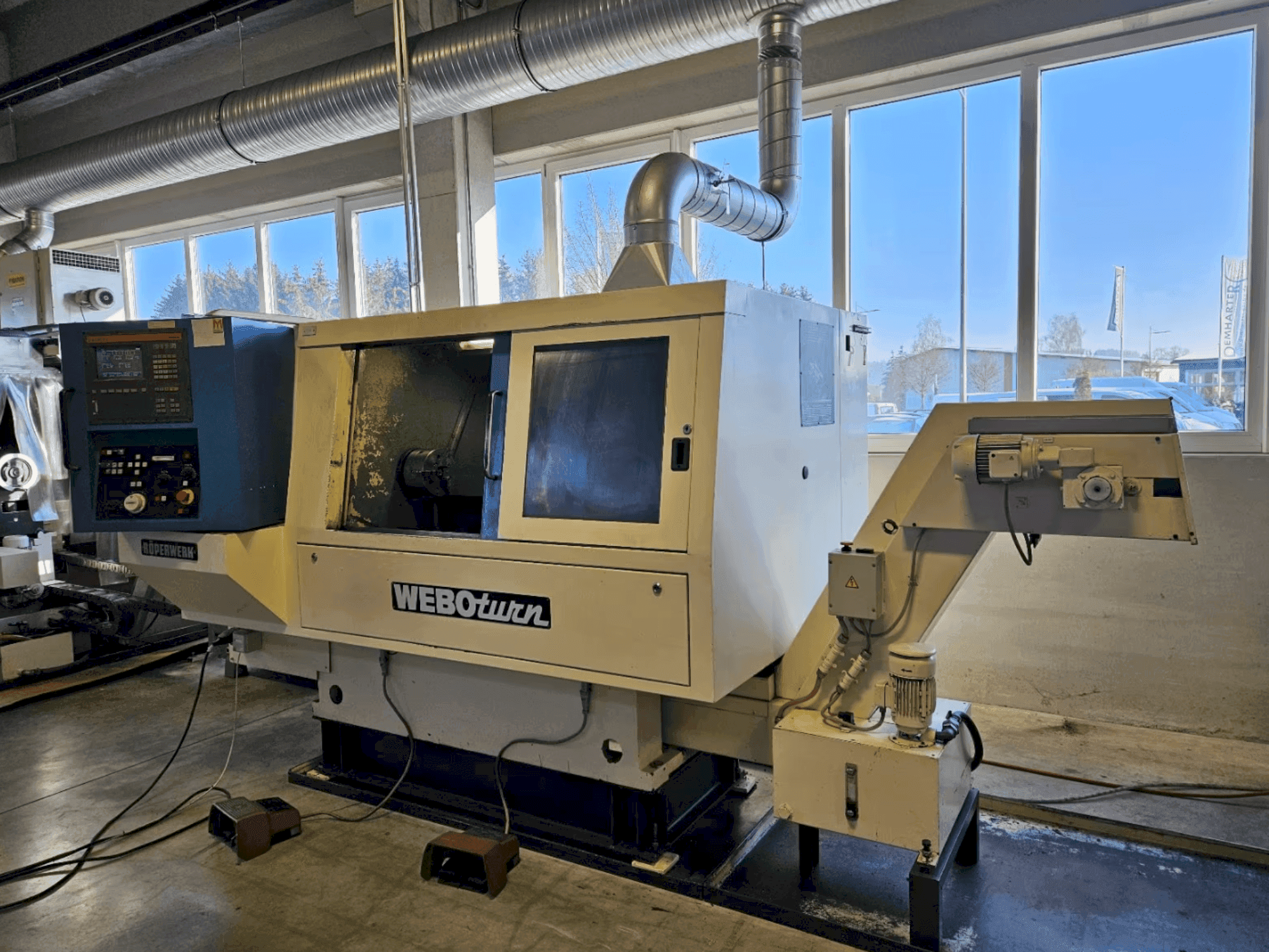 Vista frontal de la máquina ROEPERWERK WEBOturn