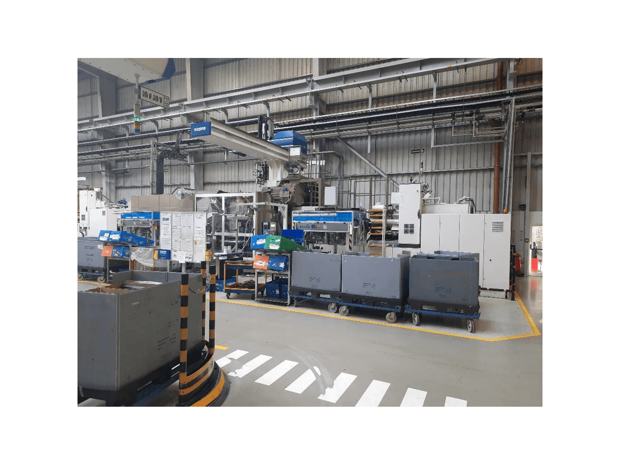 Vista frontal de la máquina Battenfeld 2000/19000