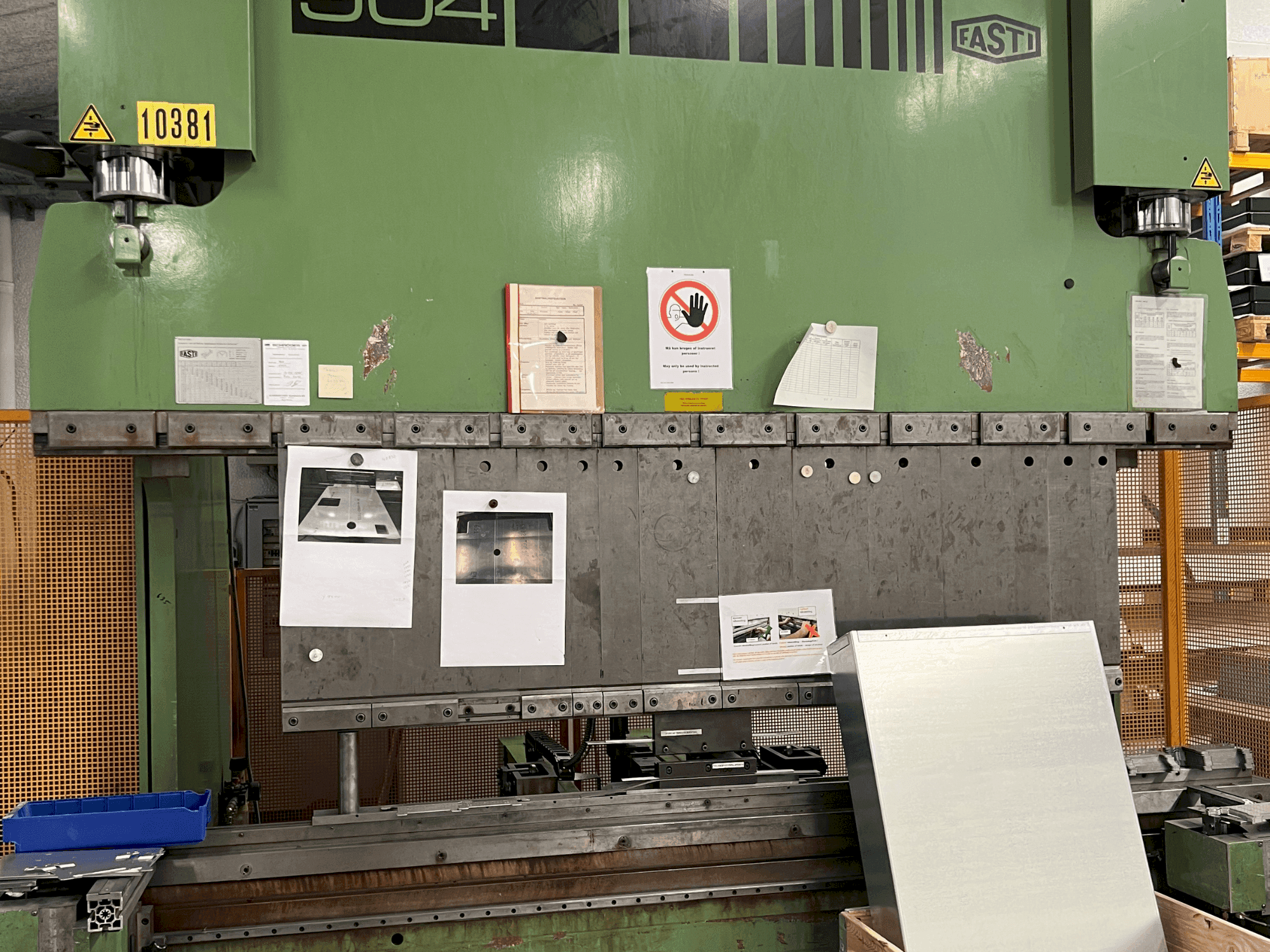 Vista frontal de la máquina FASTI 904