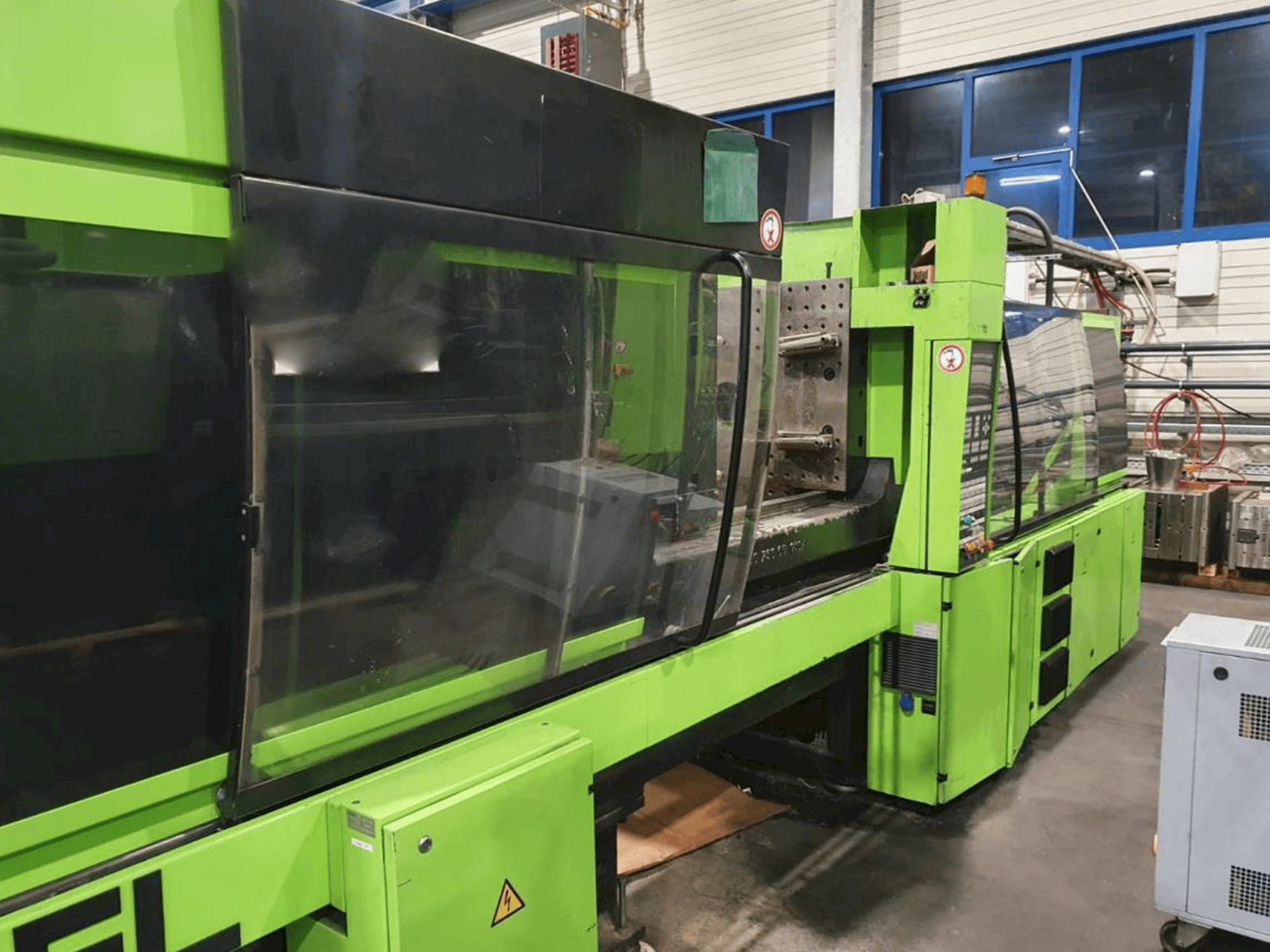 Vista frontal de la máquina ENGEL Es 1350/250 Hl