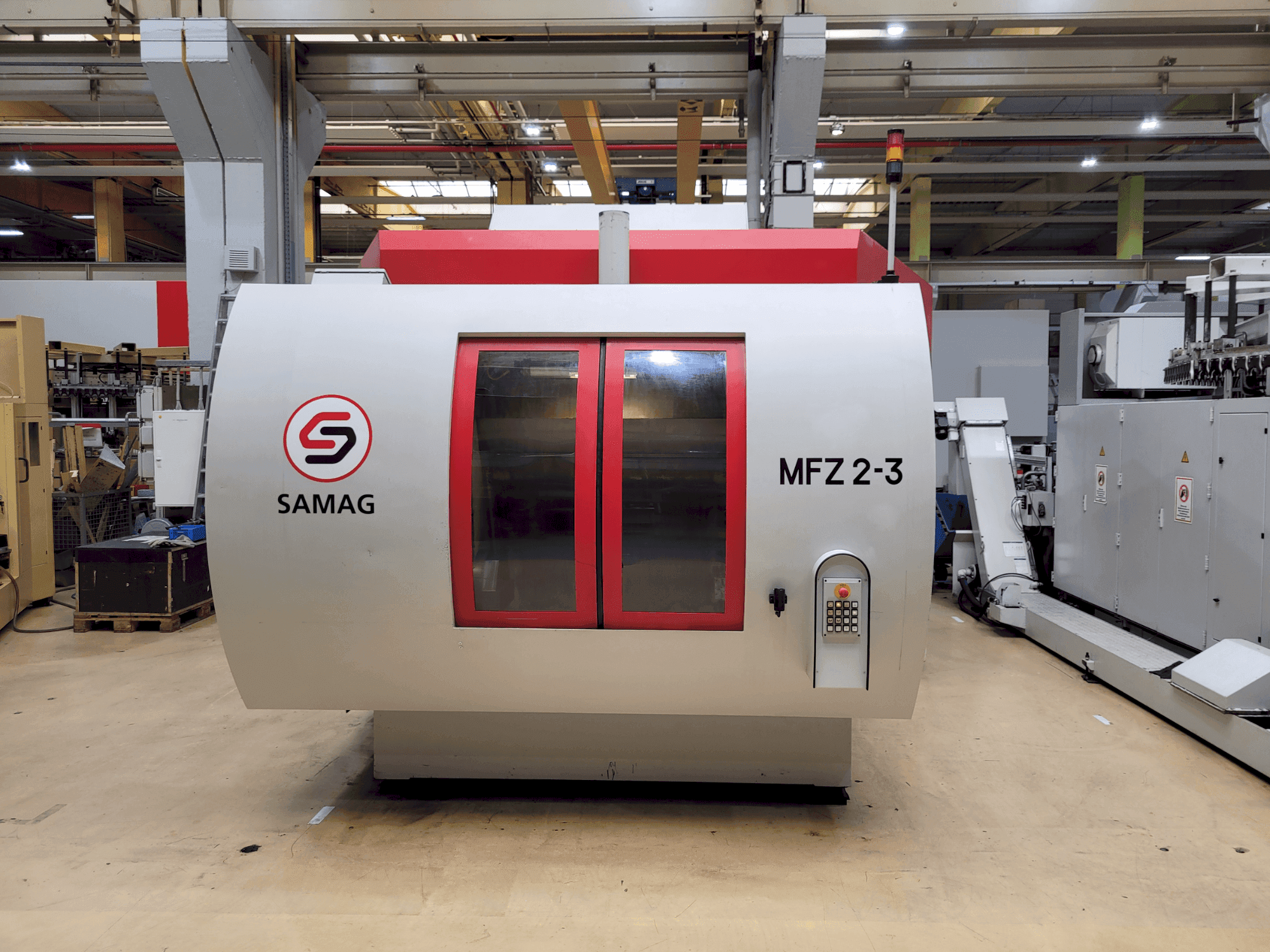 Vista frontal de la máquina SAMAG MFZ 2-3