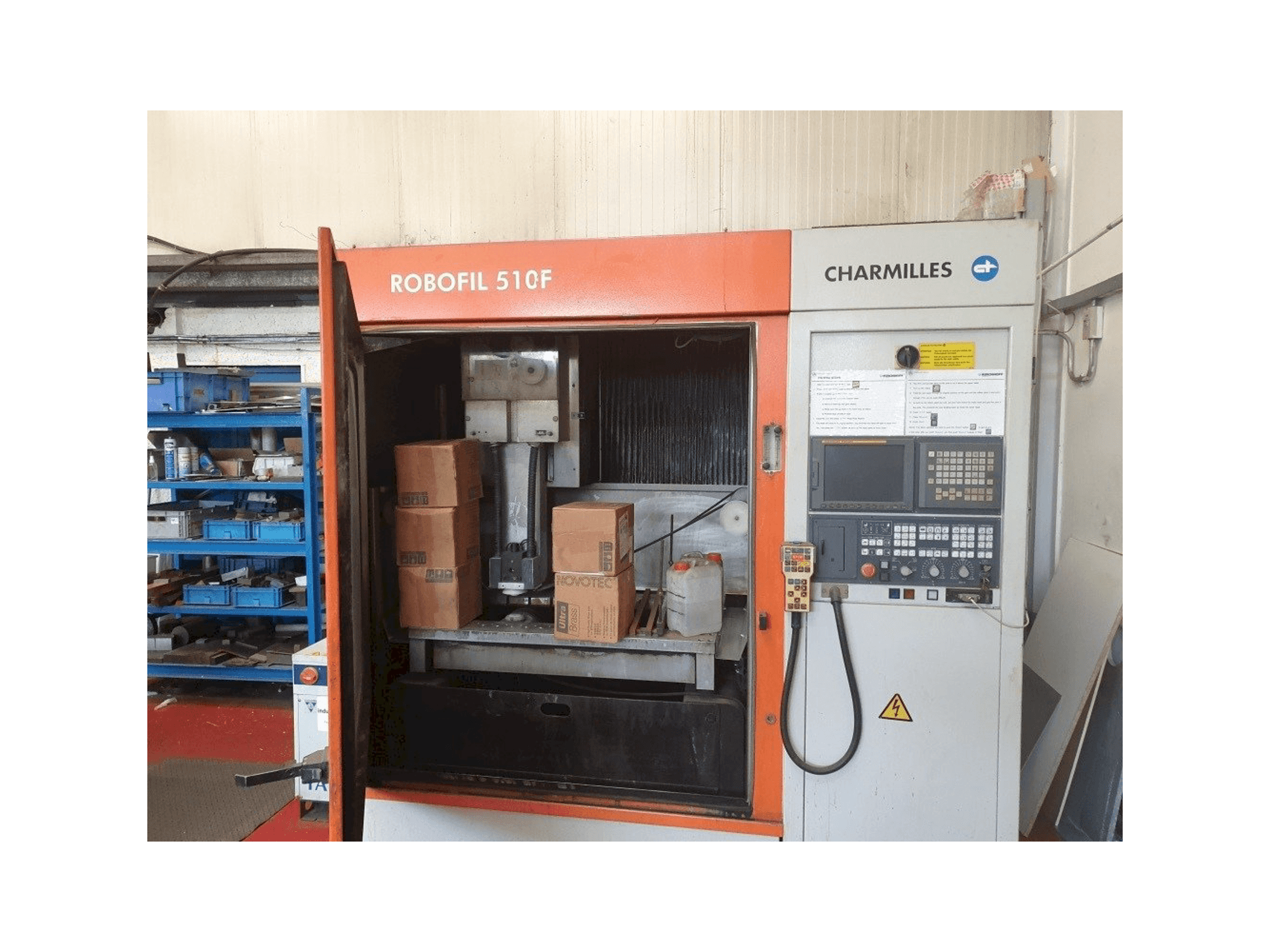 Vista frontal de la máquina CHARMILLES Robofil 510F