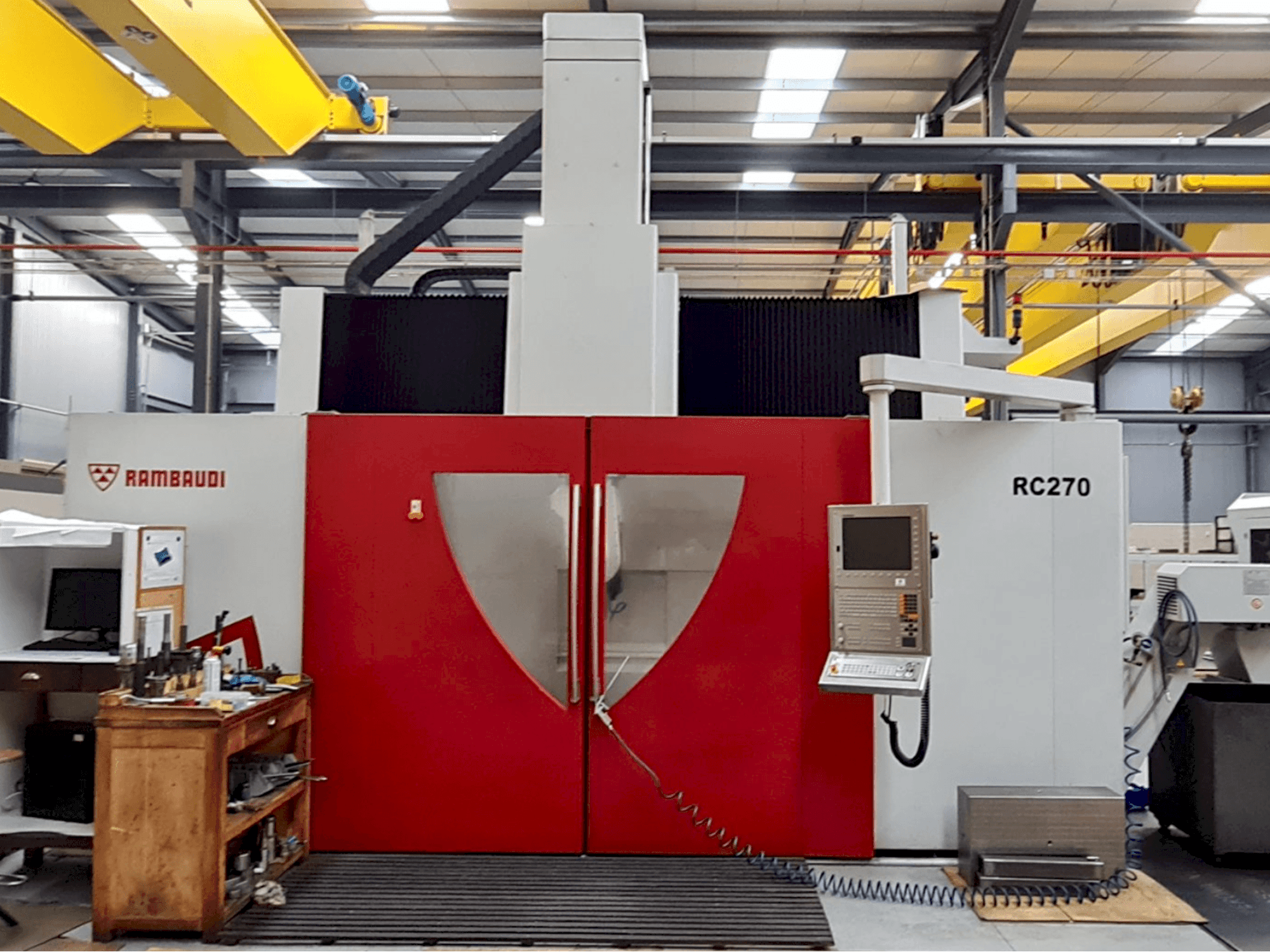 Vista frontal de la máquina Rambaudi RC 270