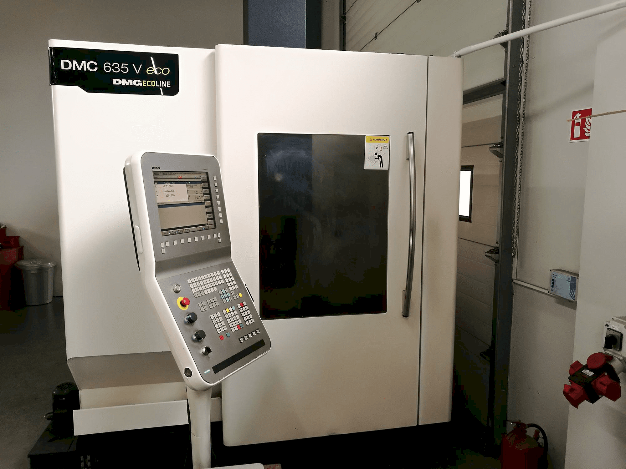 Vista frontal de la máquina DMG DMC 635 V Eco