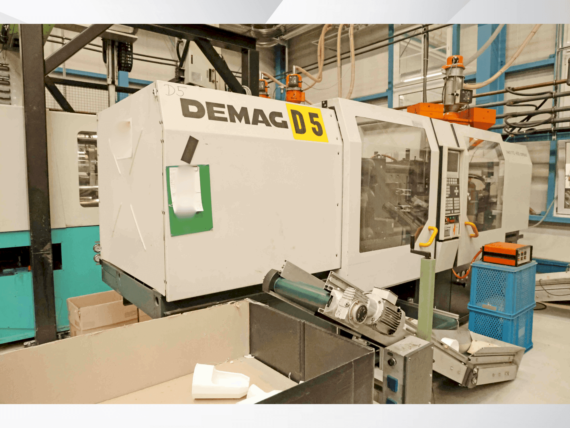 Vista frontal de la máquina DEMAG Ergotech 110-430 NC 4 compact