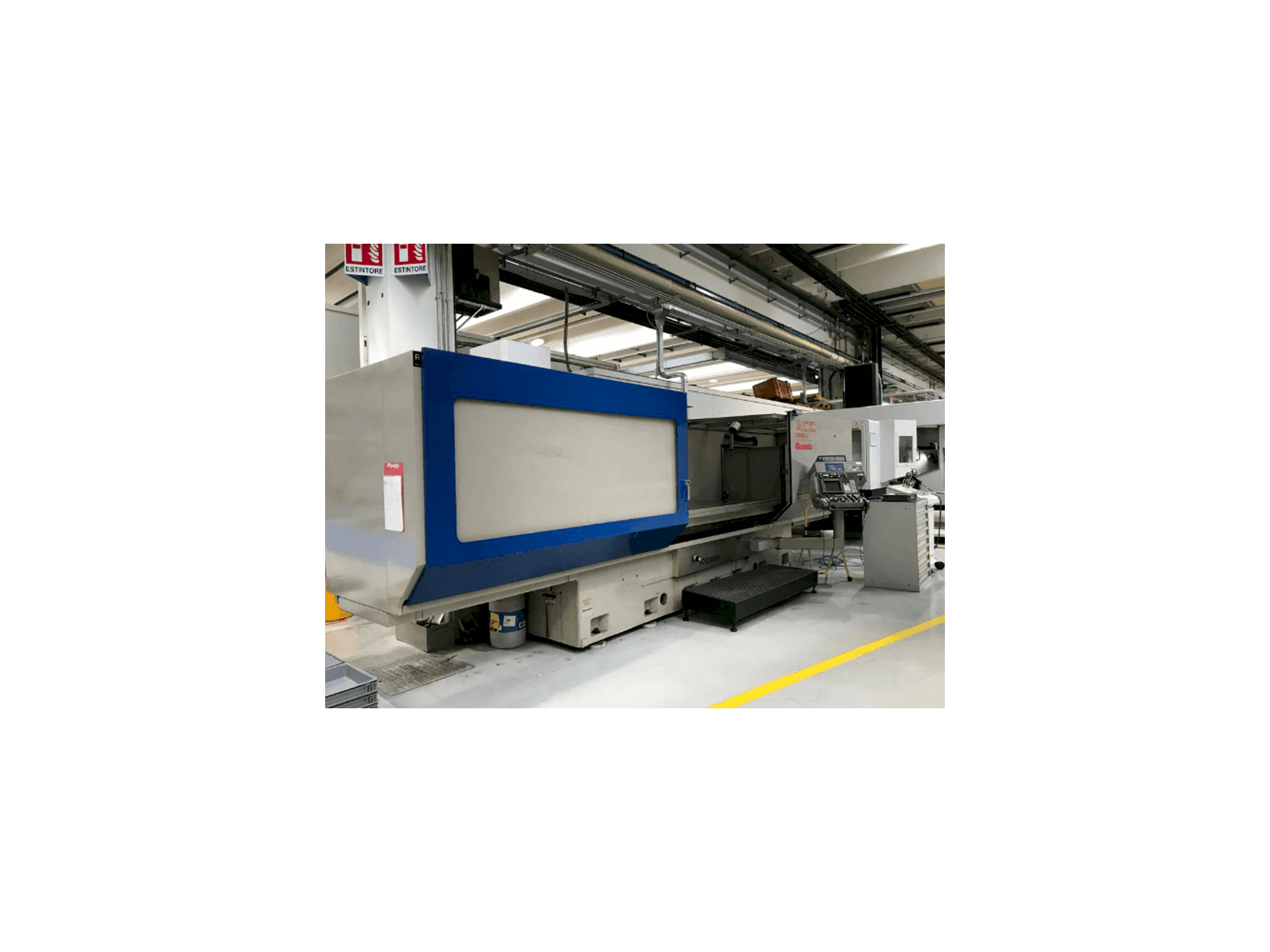 Vista lateral izquierda de la máquina OKAMOTO ACC 208ex